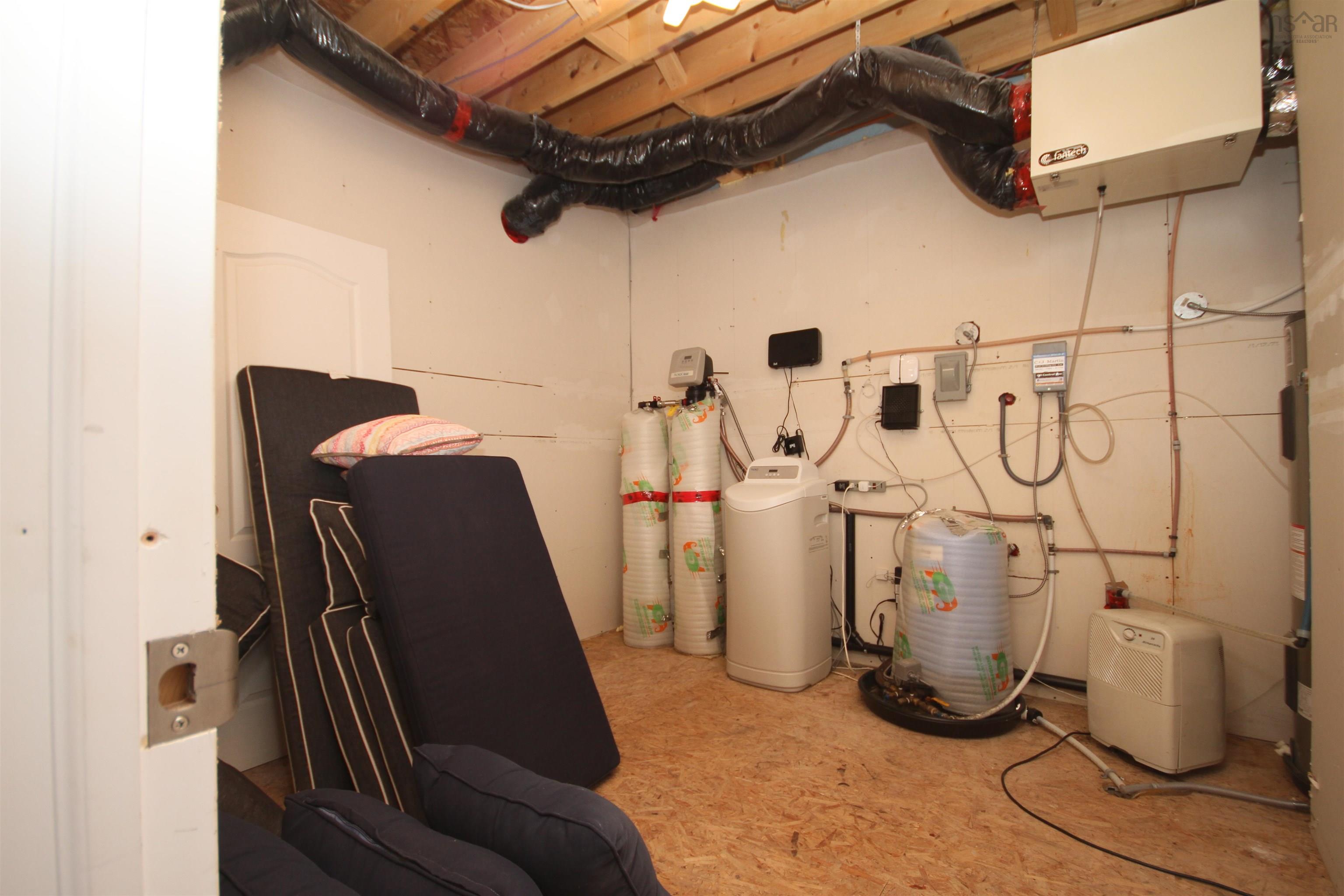 $484,900.00: 10471 highway 16, Guysborough