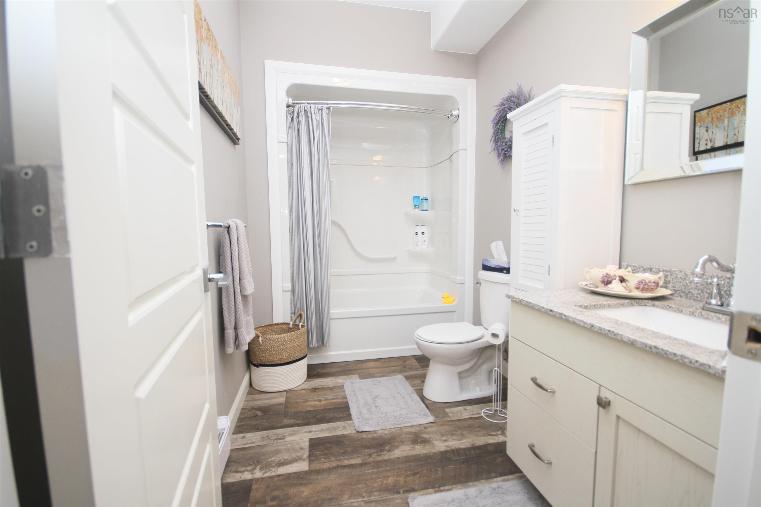 $484,900.00: 10471 highway 16, Guysborough