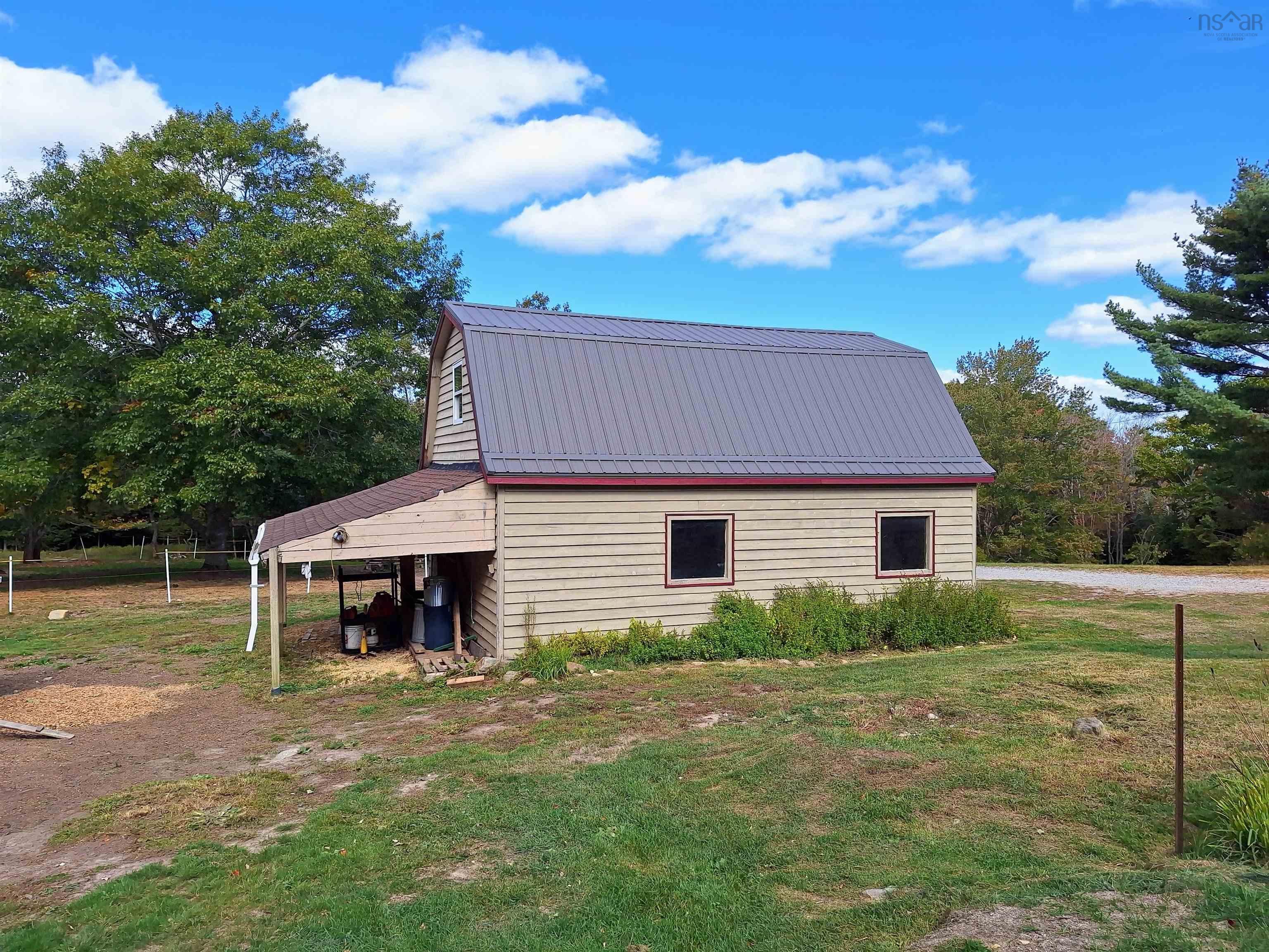 $899,000.00: 192 Barracks Cove Road, Reids Hill