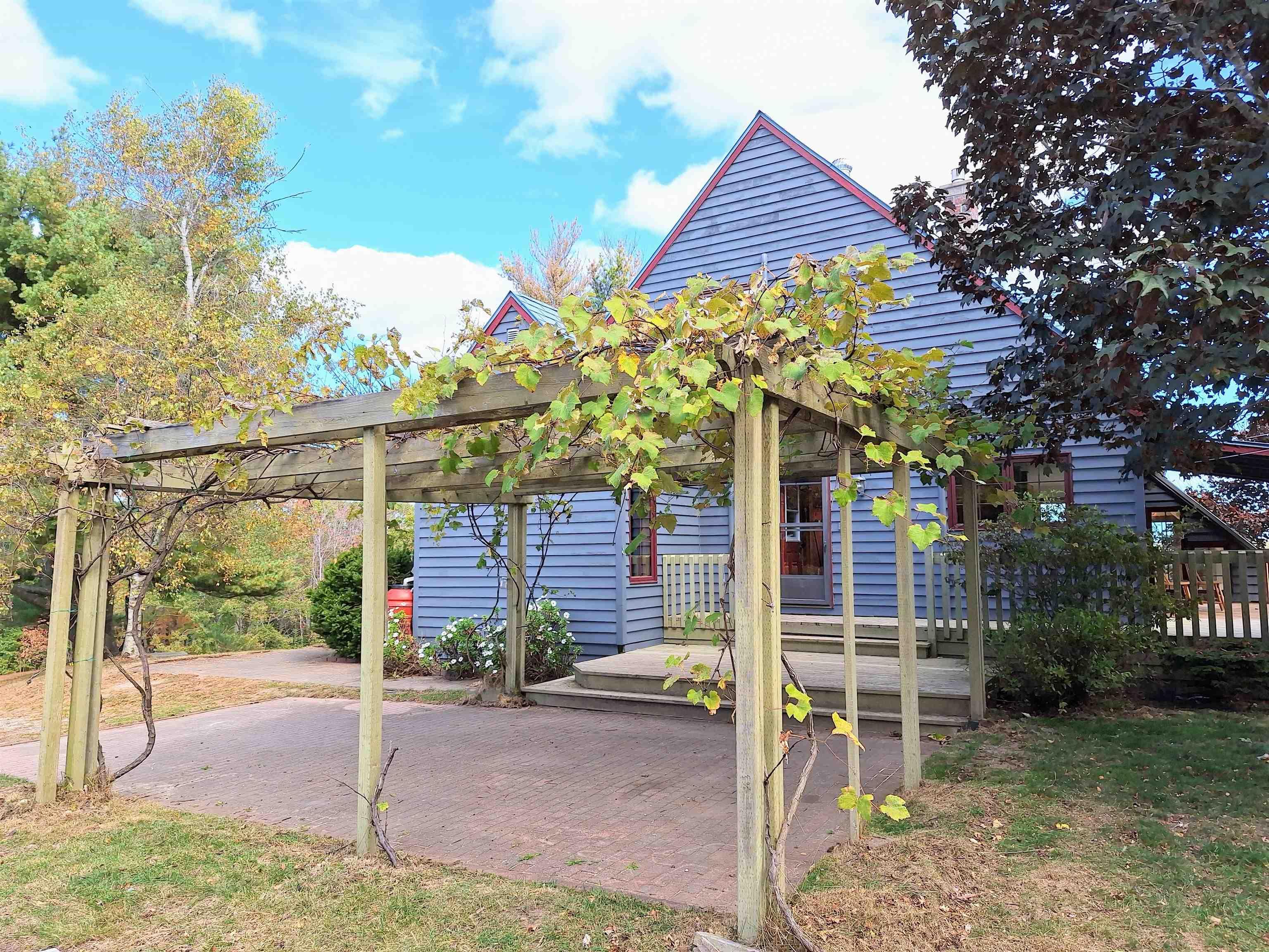 $899,000.00: 192 Barracks Cove Road, Reids Hill