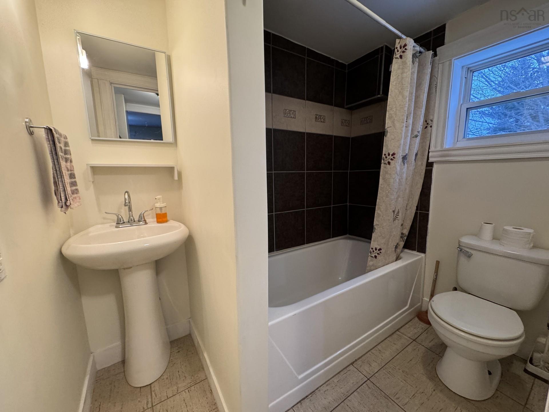 $455,000.00: 208 PLEASANT Street, Truro