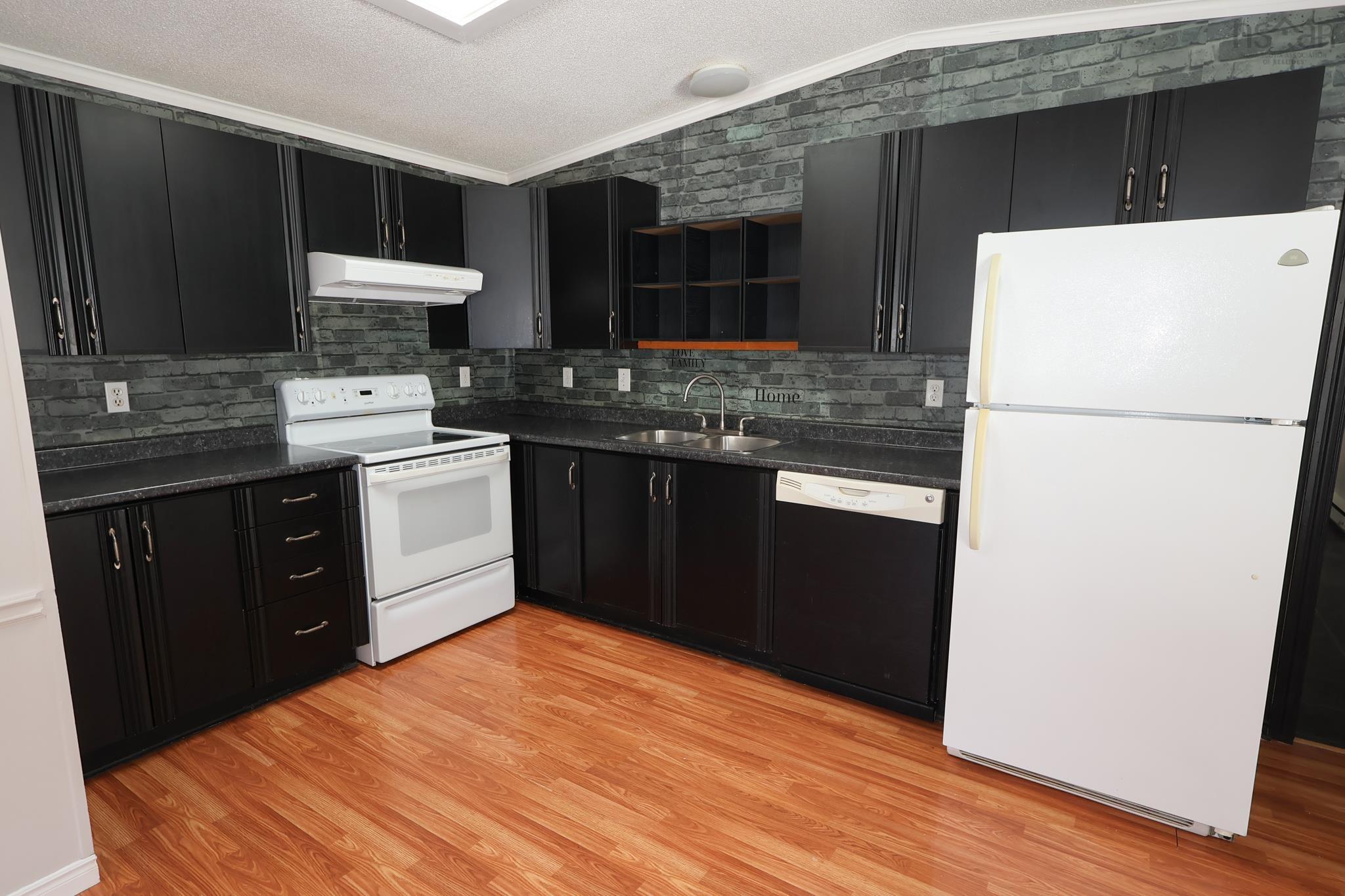 $479,900.00: 17600 & 17604 Highway 103, Italy Cross