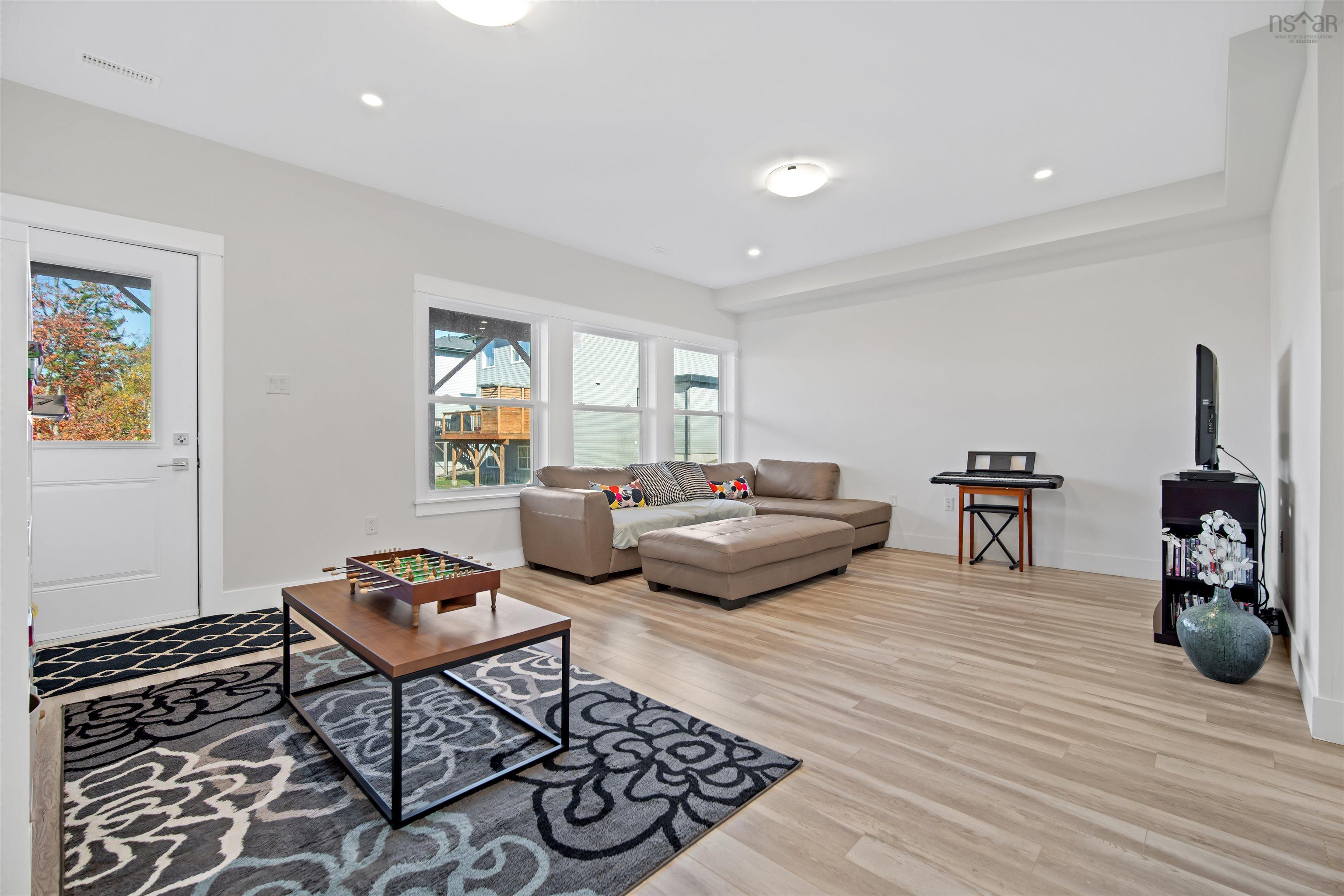 $1,089,900.00: 322 Transom Drive, Halifax