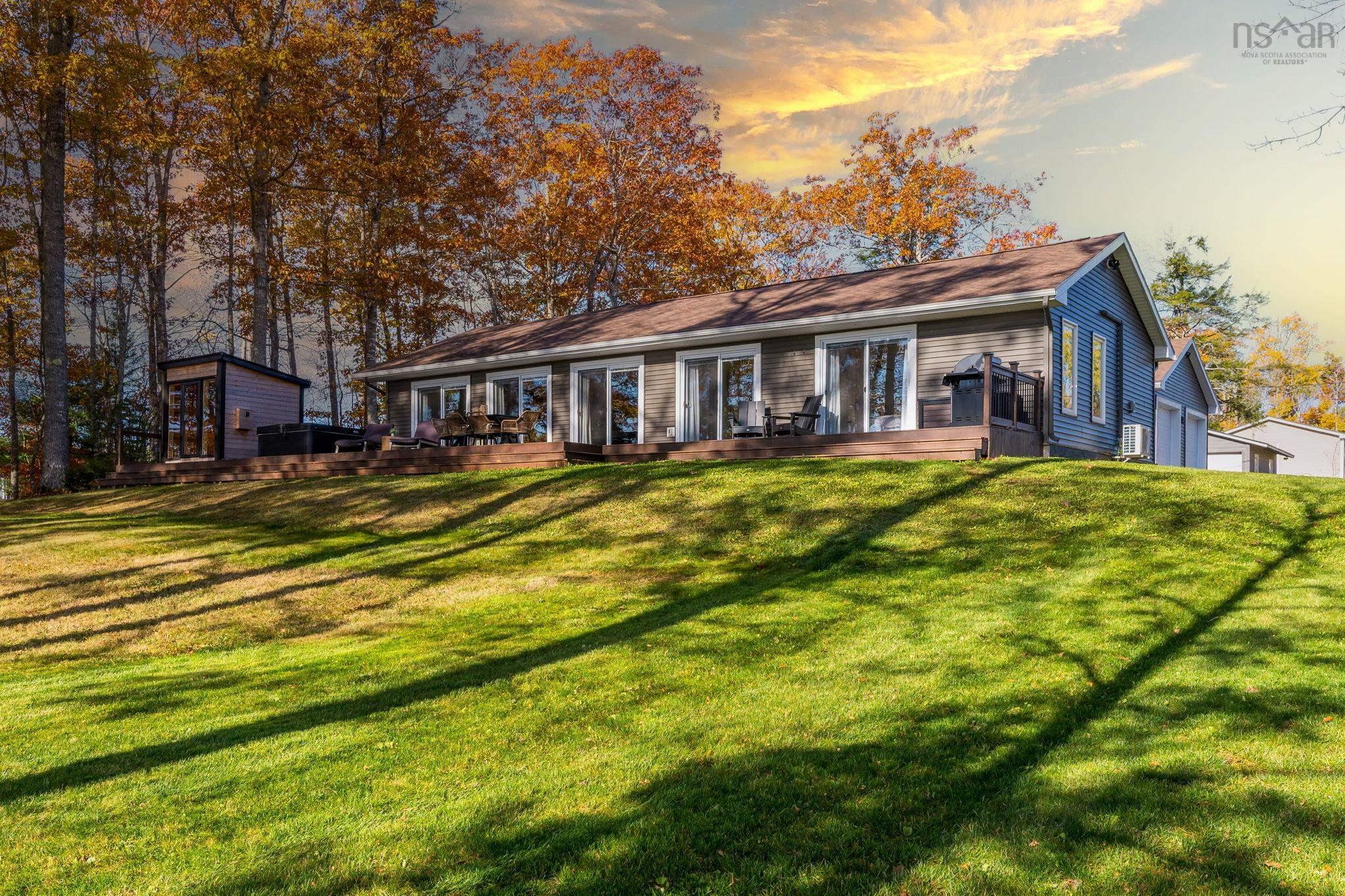 $1,399,000.00: 40 Martins Point Road, Enfield