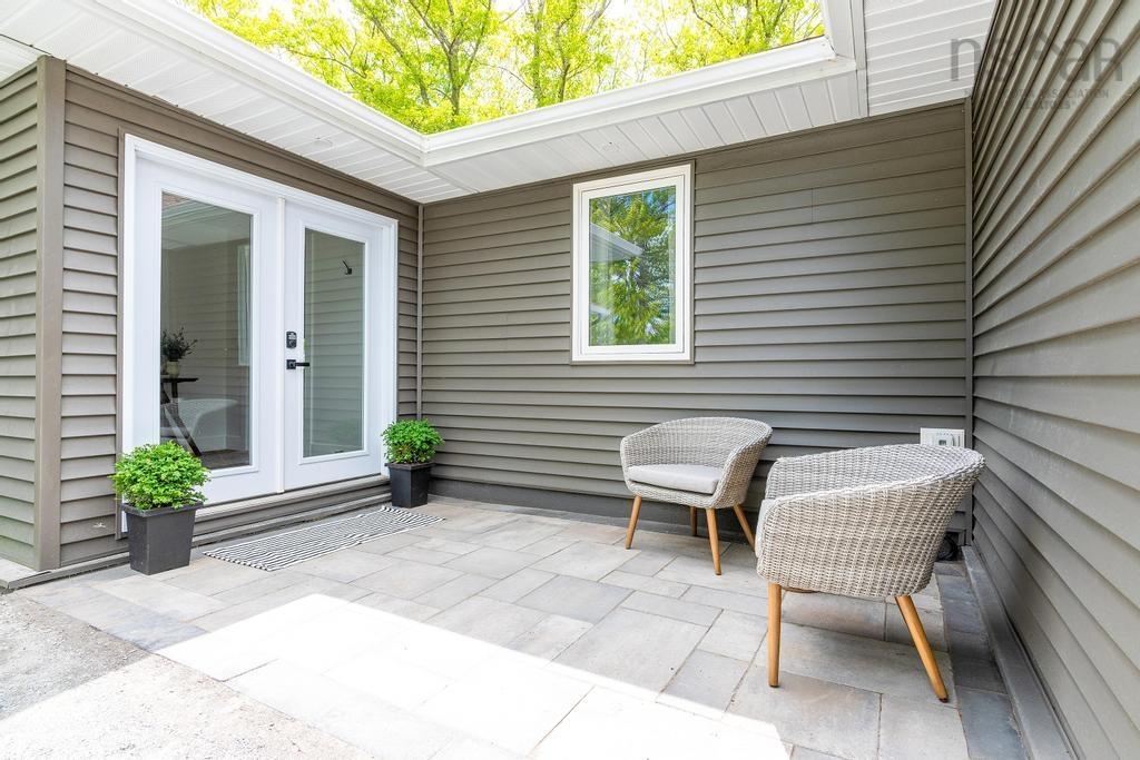 $1,399,000.00: 40 Martins Point Road, Enfield