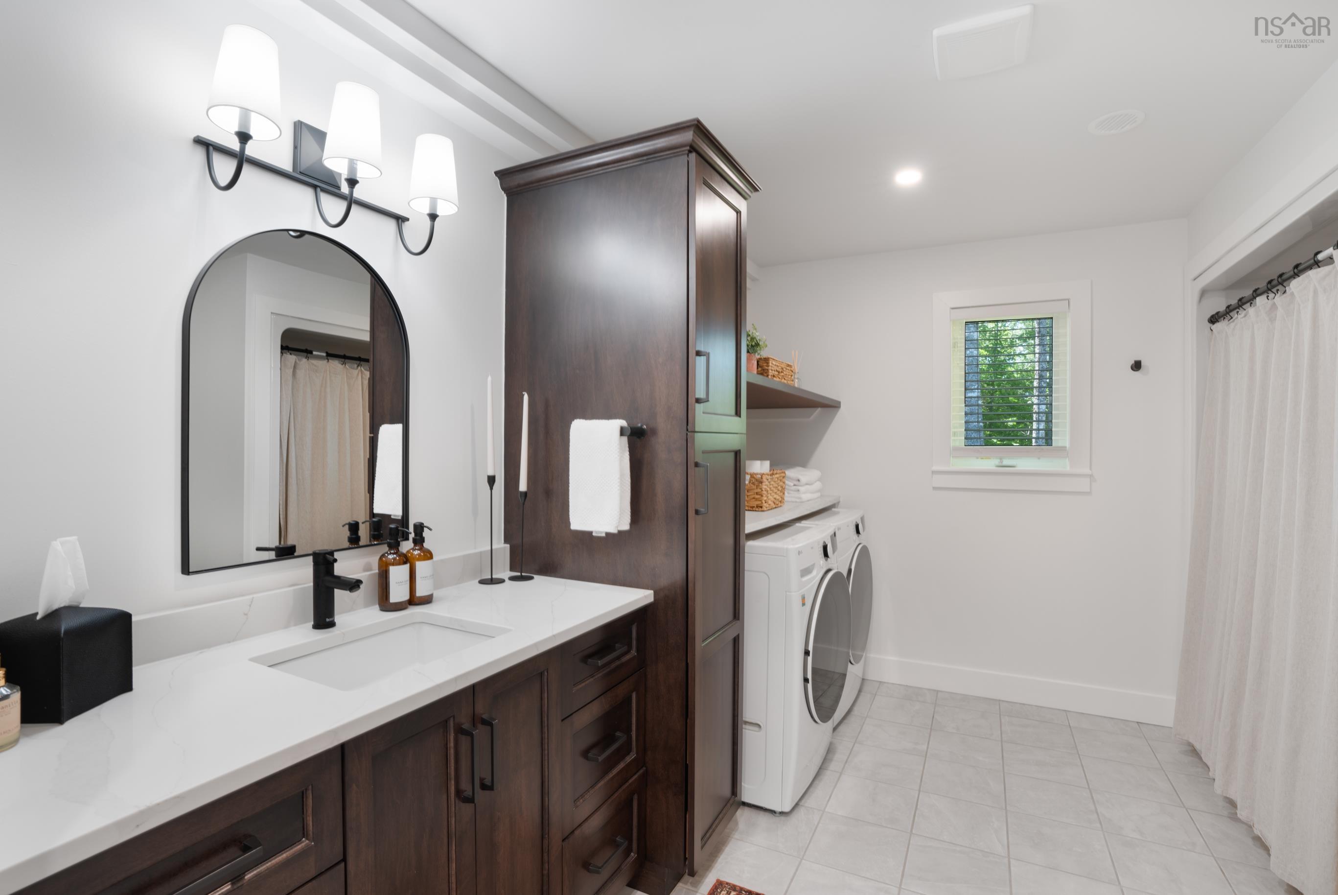 $1,399,000.00: 40 Martins Point Road, Enfield