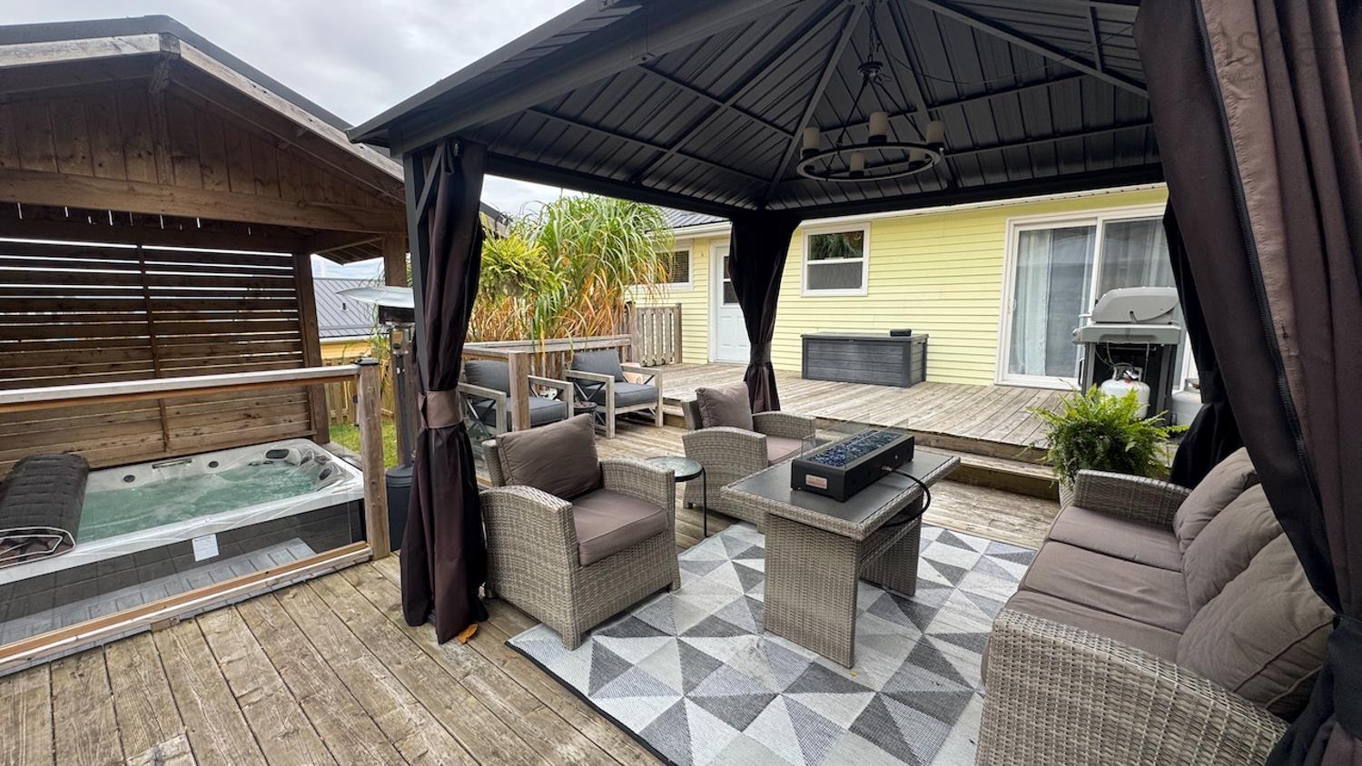 $440,000.00: 30 SOUTH Street, Truro