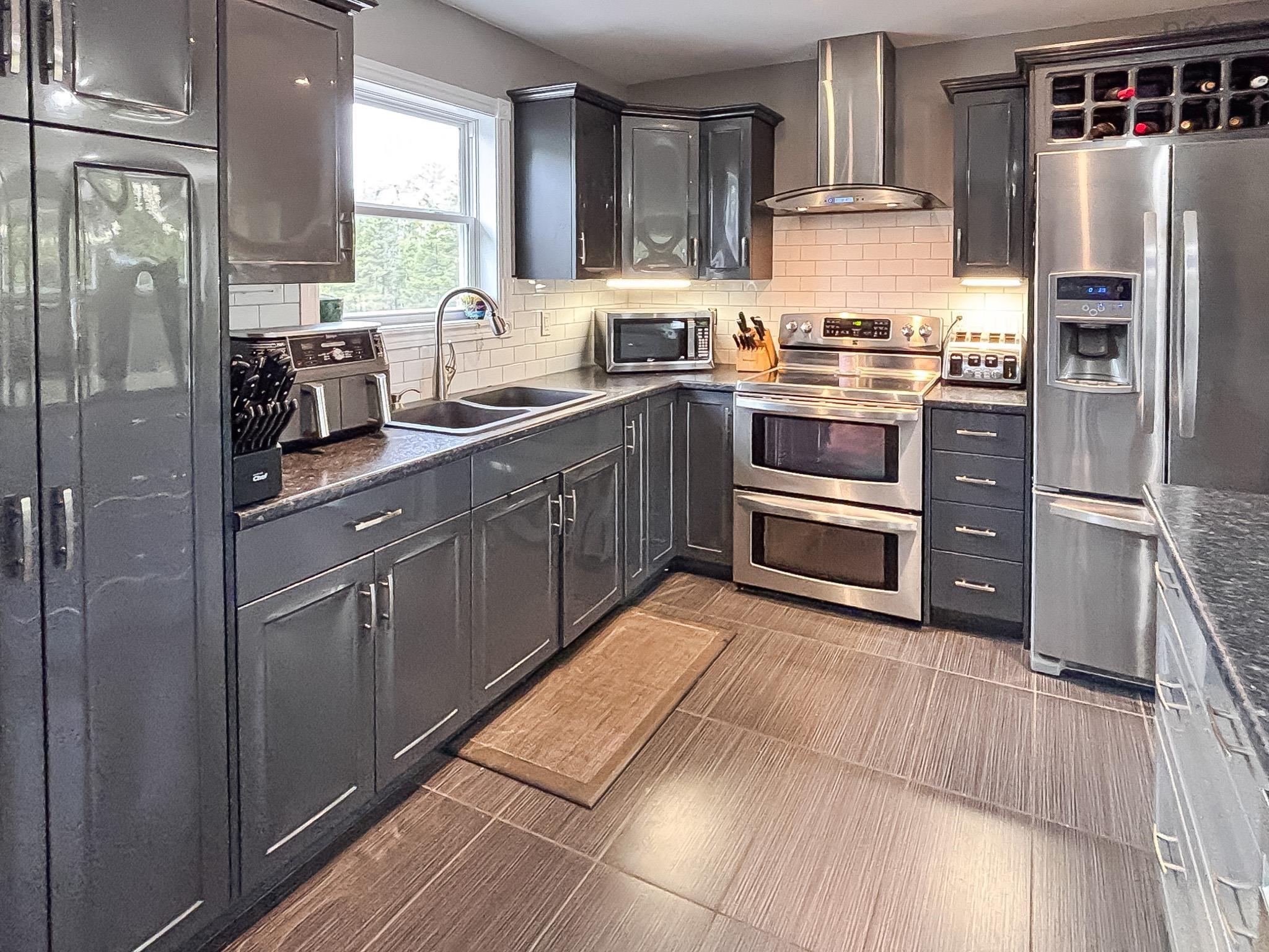 $599,000.00: 2120 Highway 332, Bayport