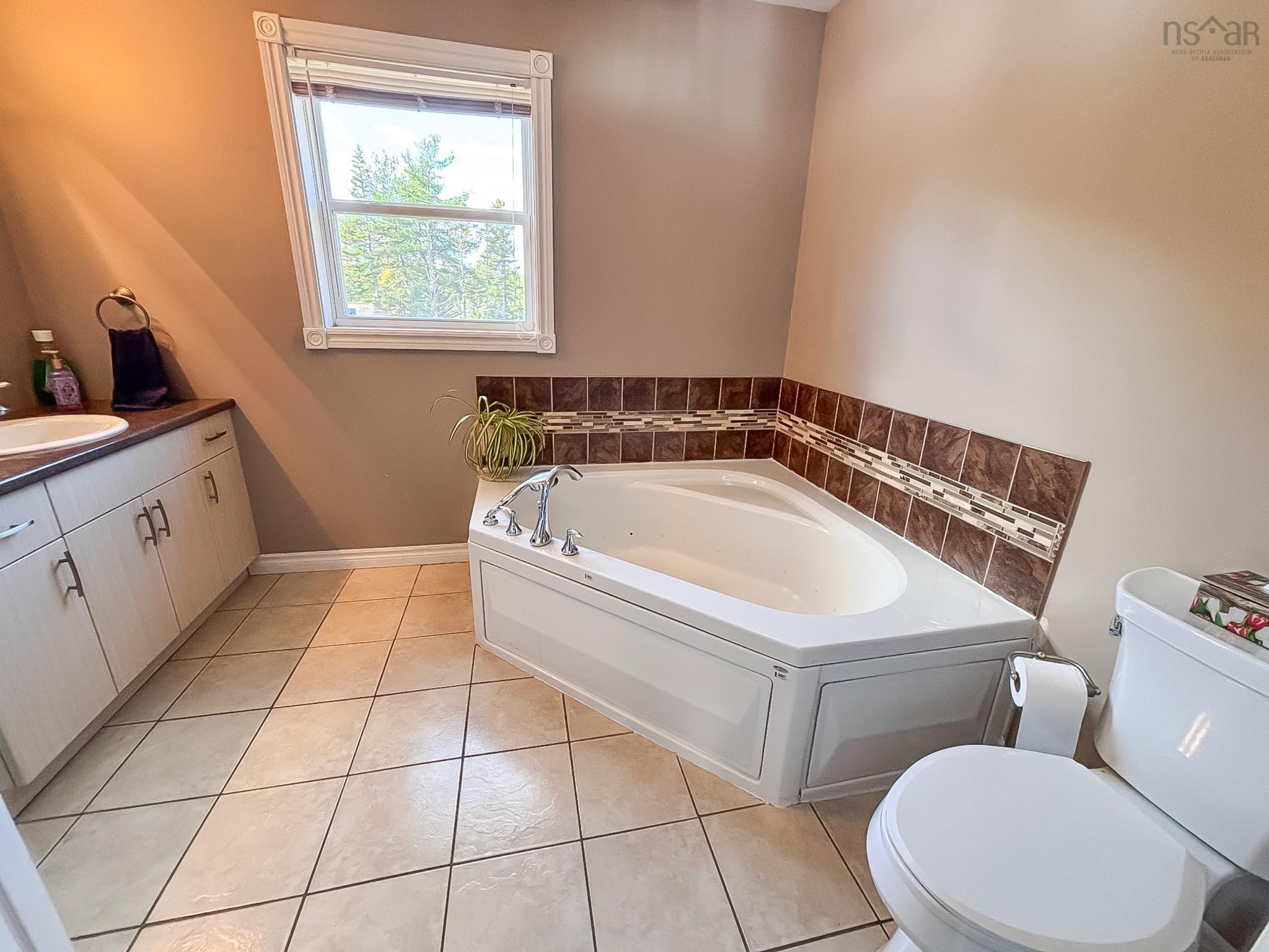 $599,000.00: 2120 Highway 332, Bayport