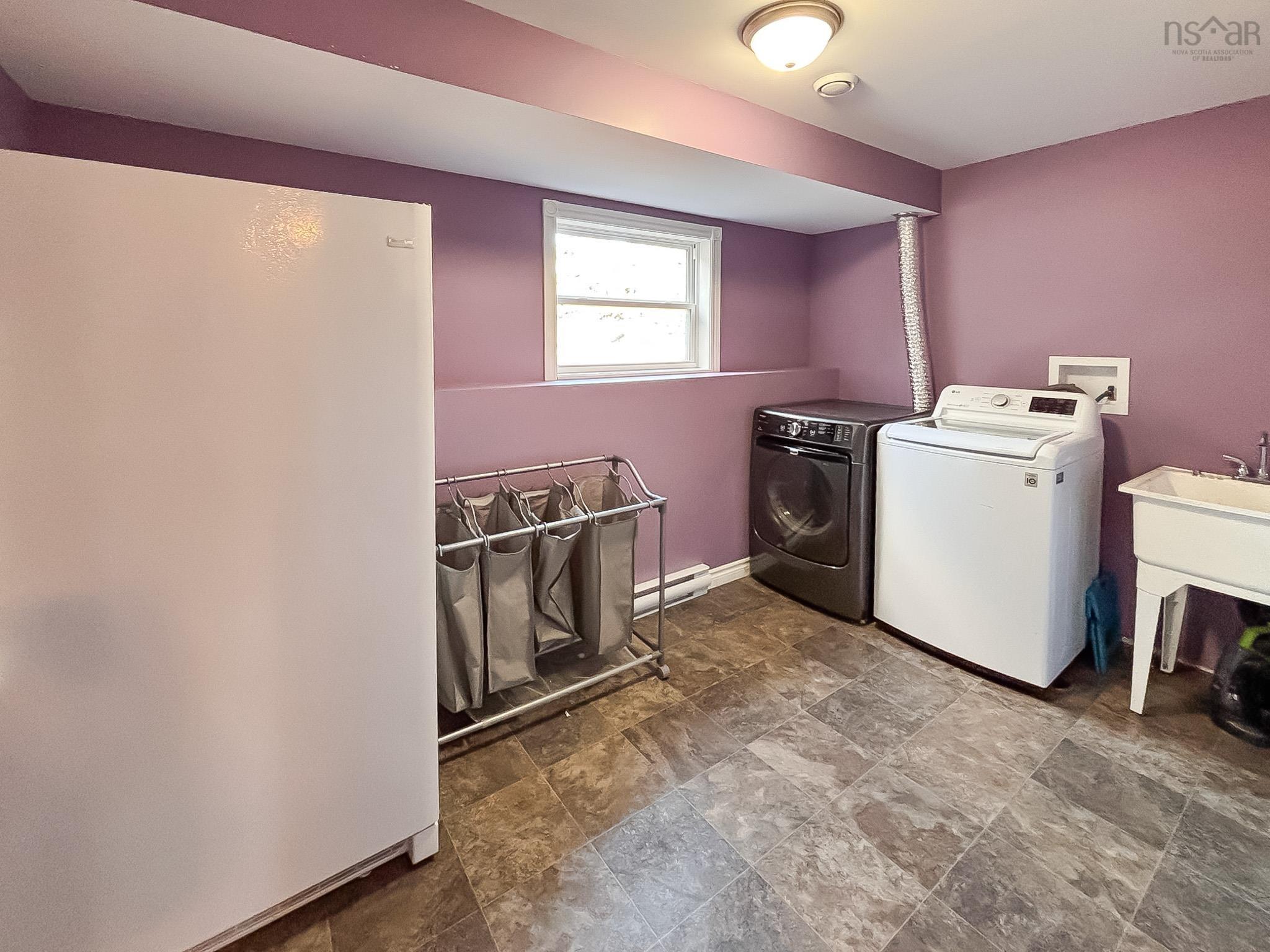 $599,000.00: 2120 Highway 332, Bayport