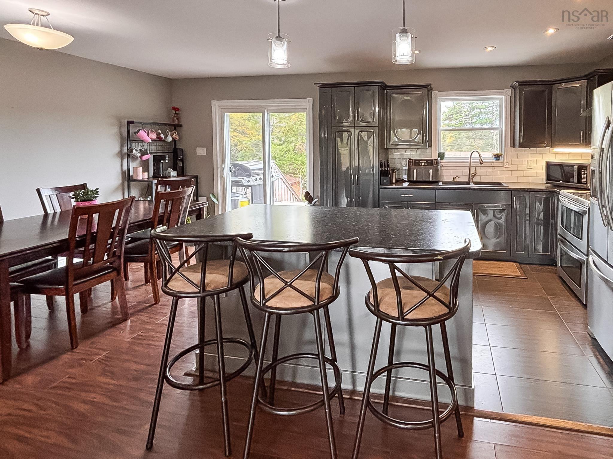 $599,000.00: 2120 Highway 332, Bayport