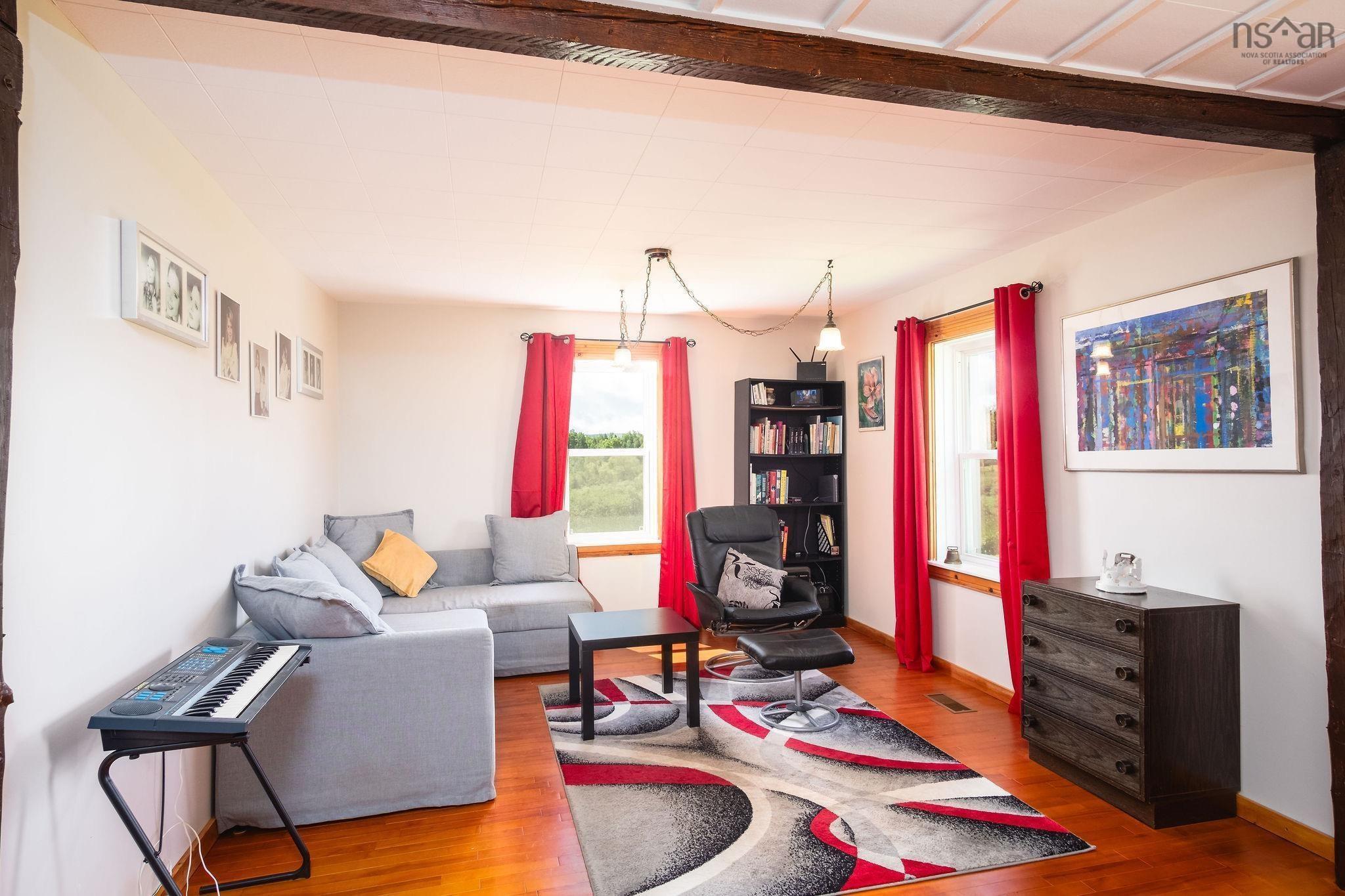 $499,900.00: 10353 Marble Mountain Road, Orangedale