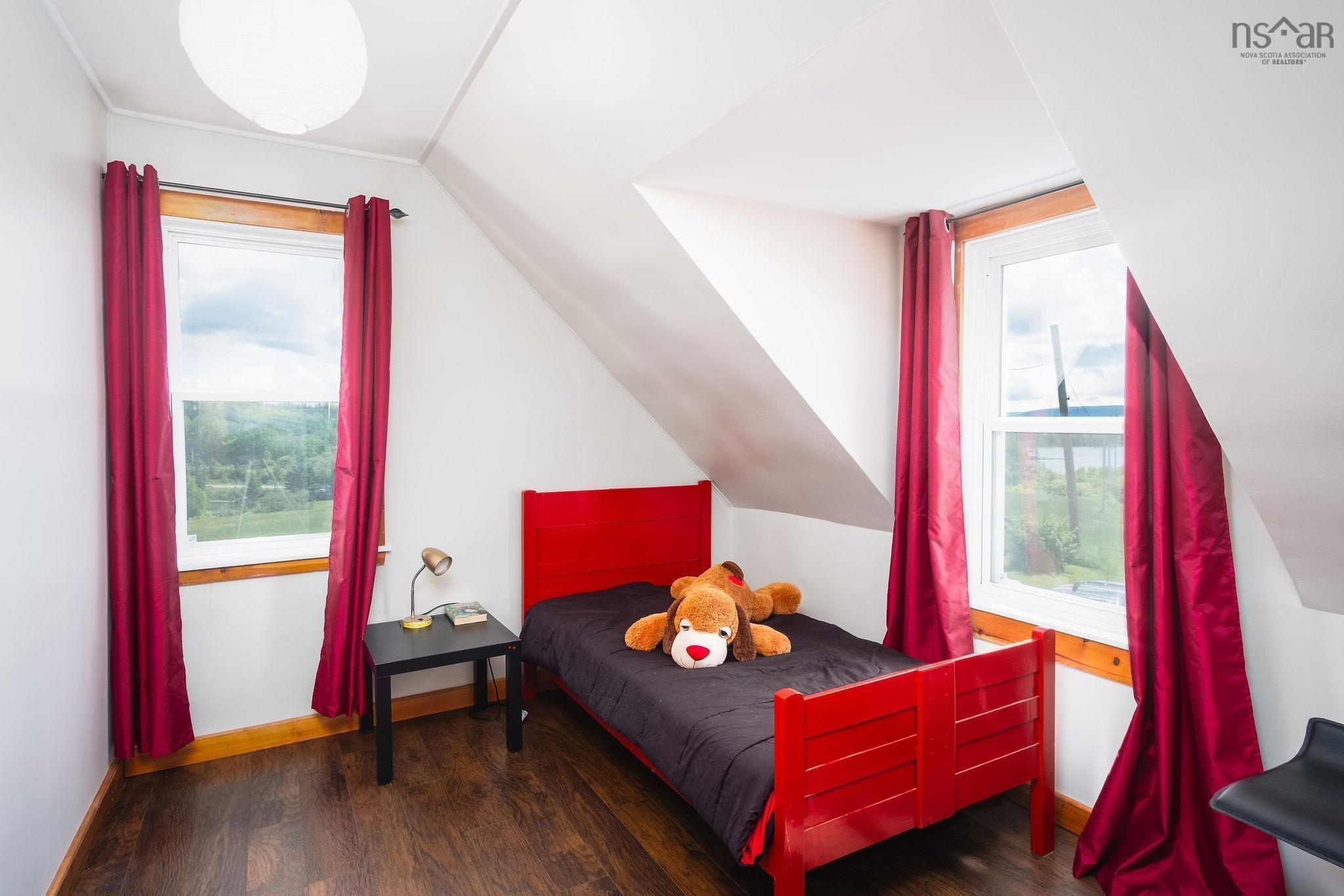 $499,900.00: 10353 Marble Mountain Road, Orangedale