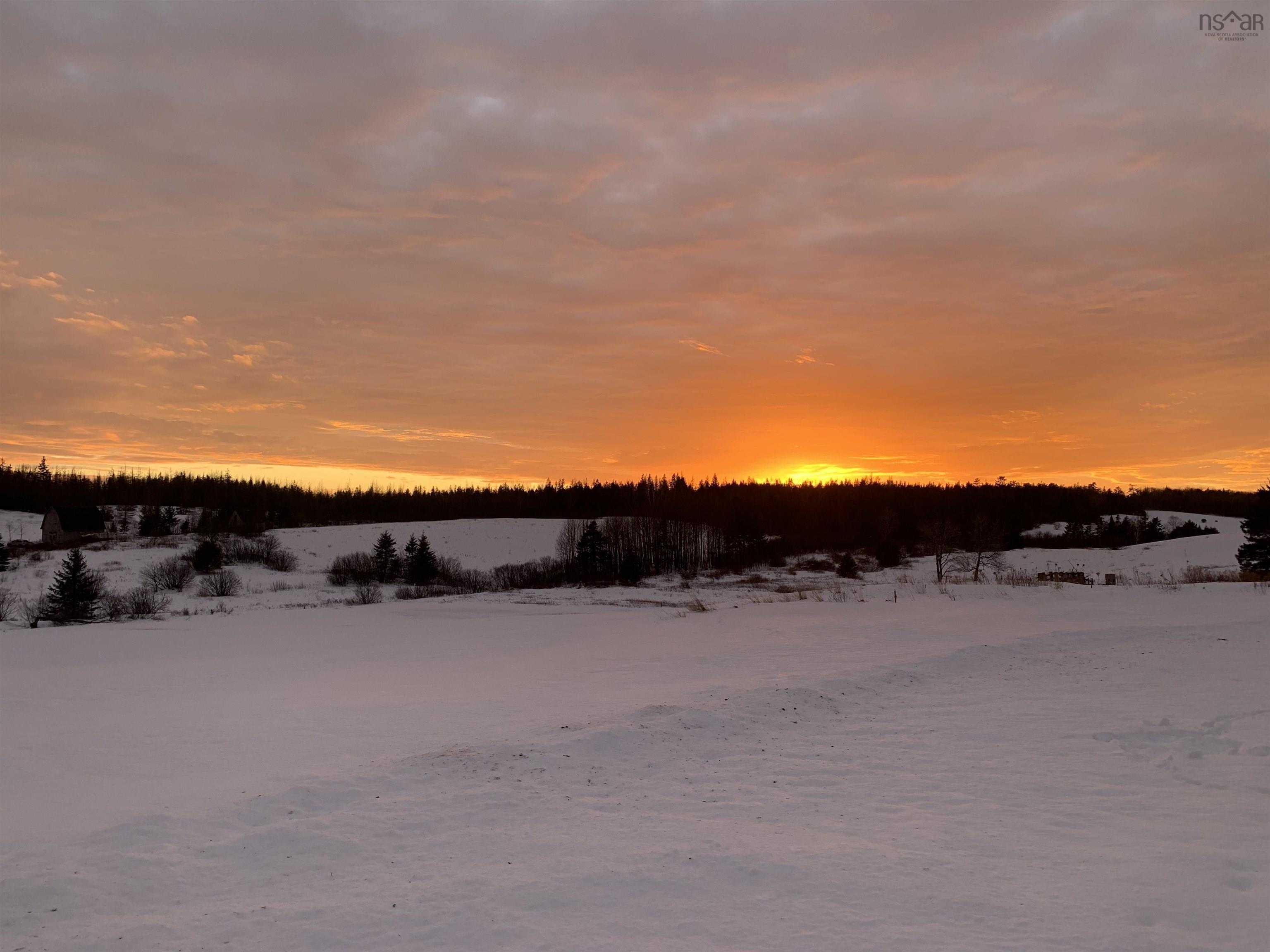 $499,900.00: 10353 Marble Mountain Road, Orangedale