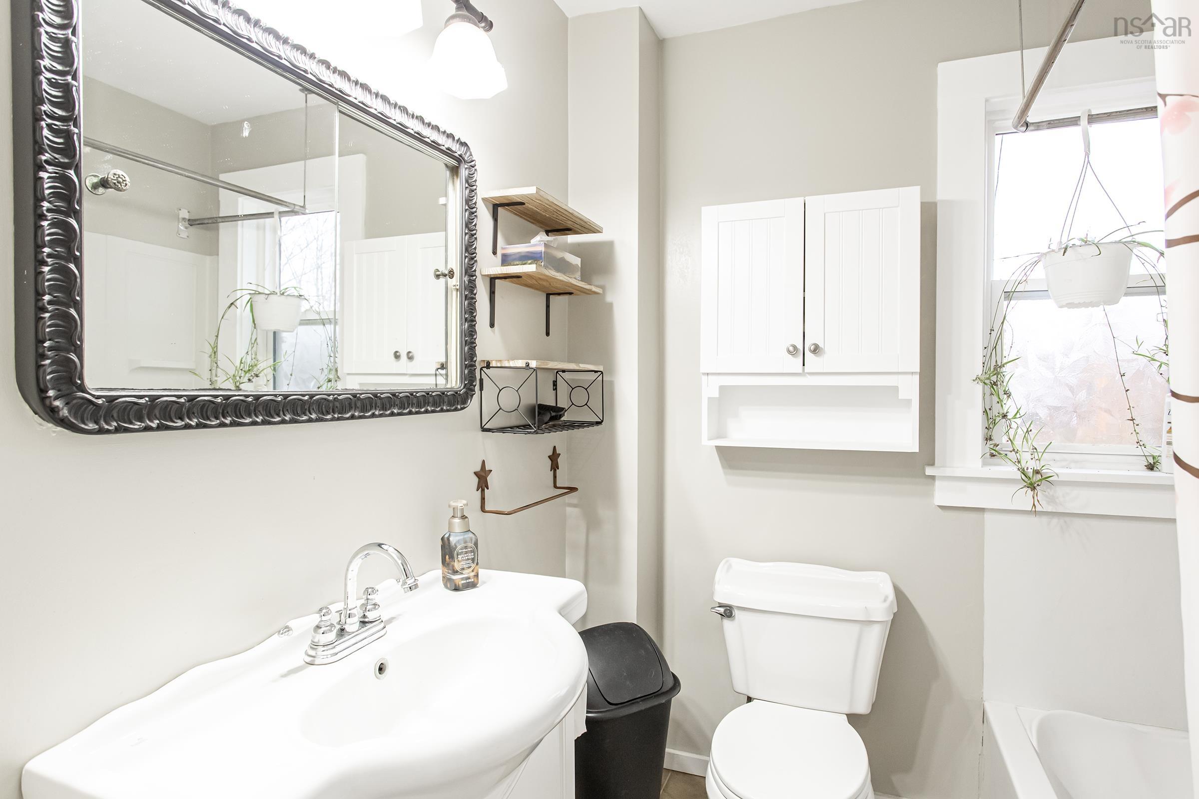 $425,000.00: 9717 Highway 10, Nictaux