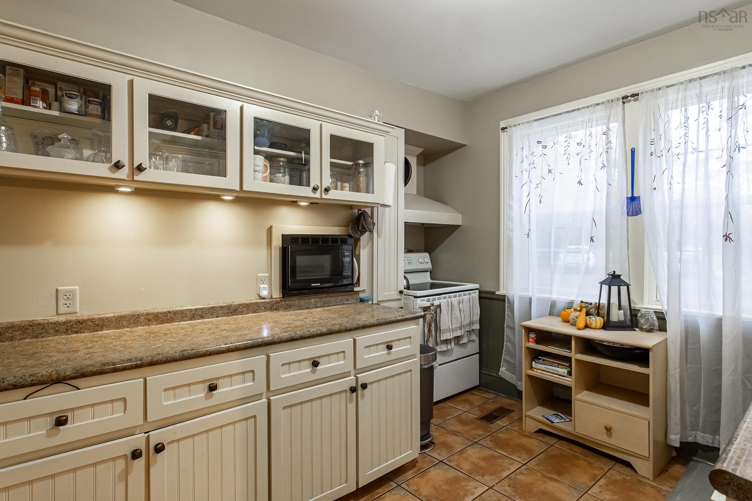 $425,000.00: 9717 Highway 10, Nictaux