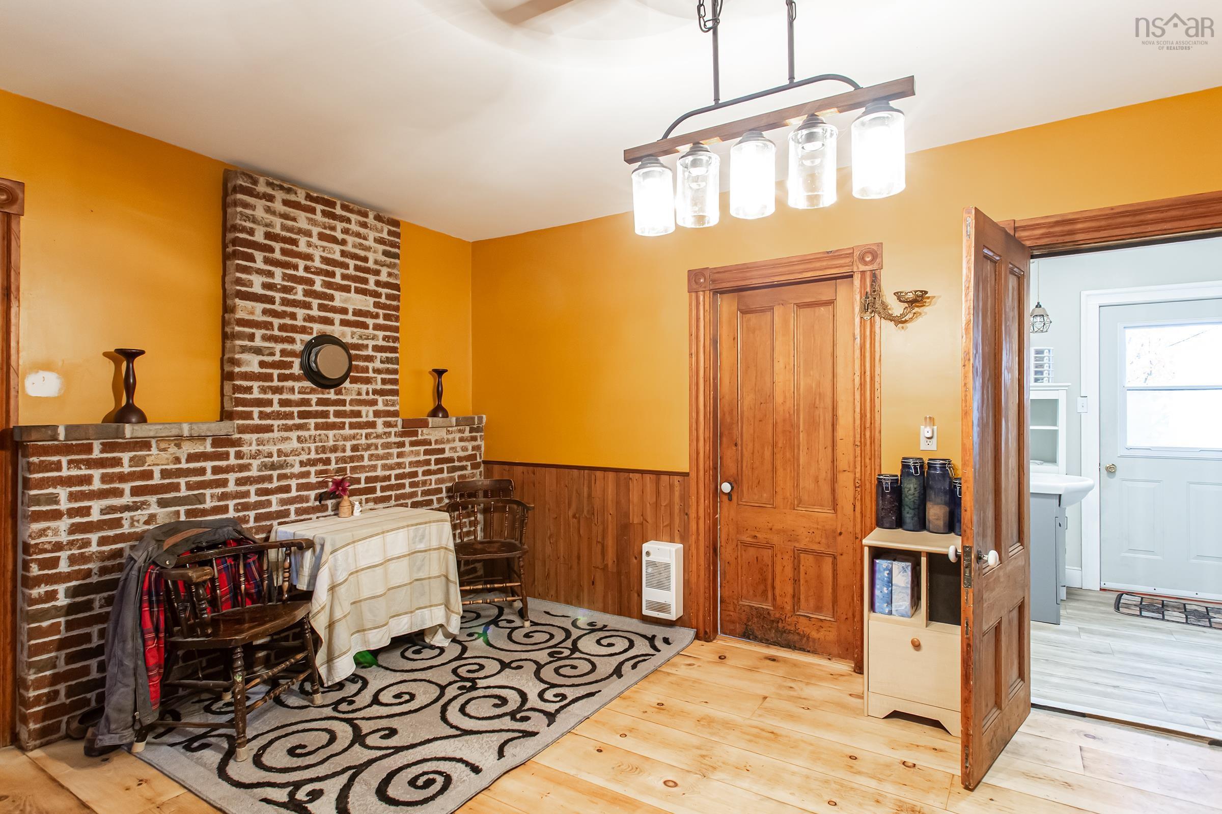 $425,000.00: 9717 Highway 10, Nictaux