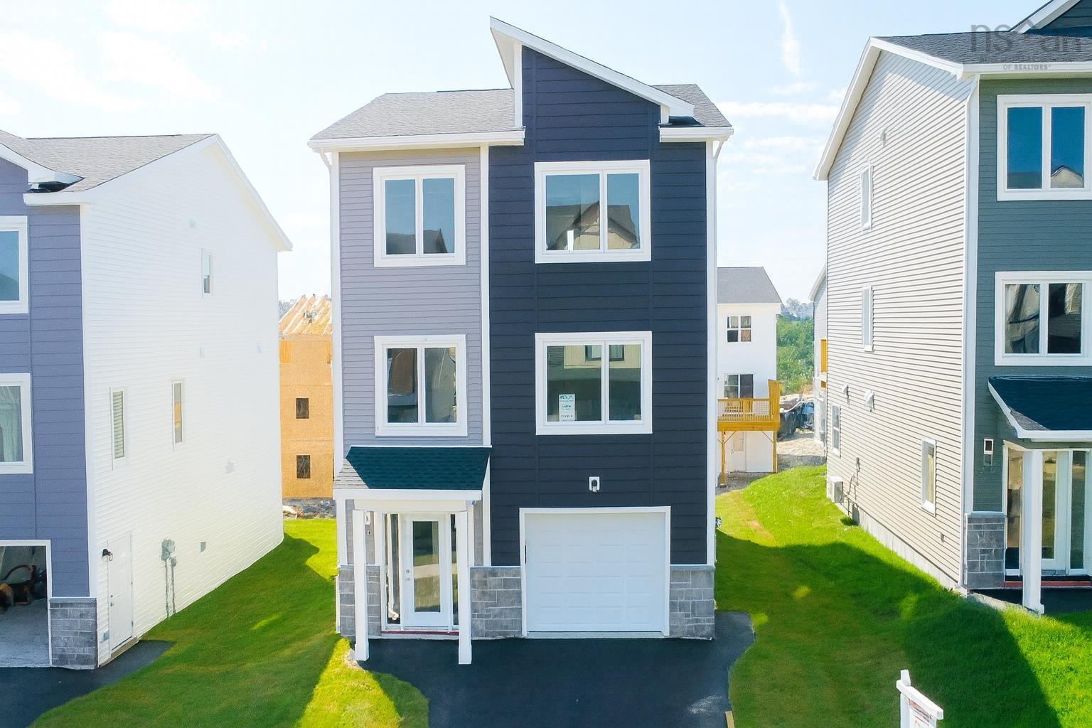 $689,900.00: 3022 36 Zeppelin Crescent, Beechville