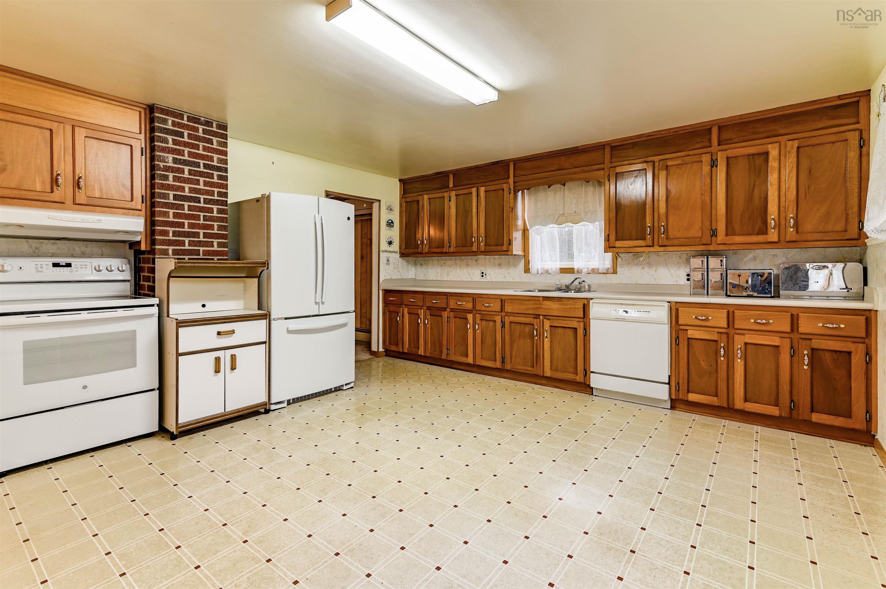 $450,000.00: 4022 Aylesford Rd, Lake Paul