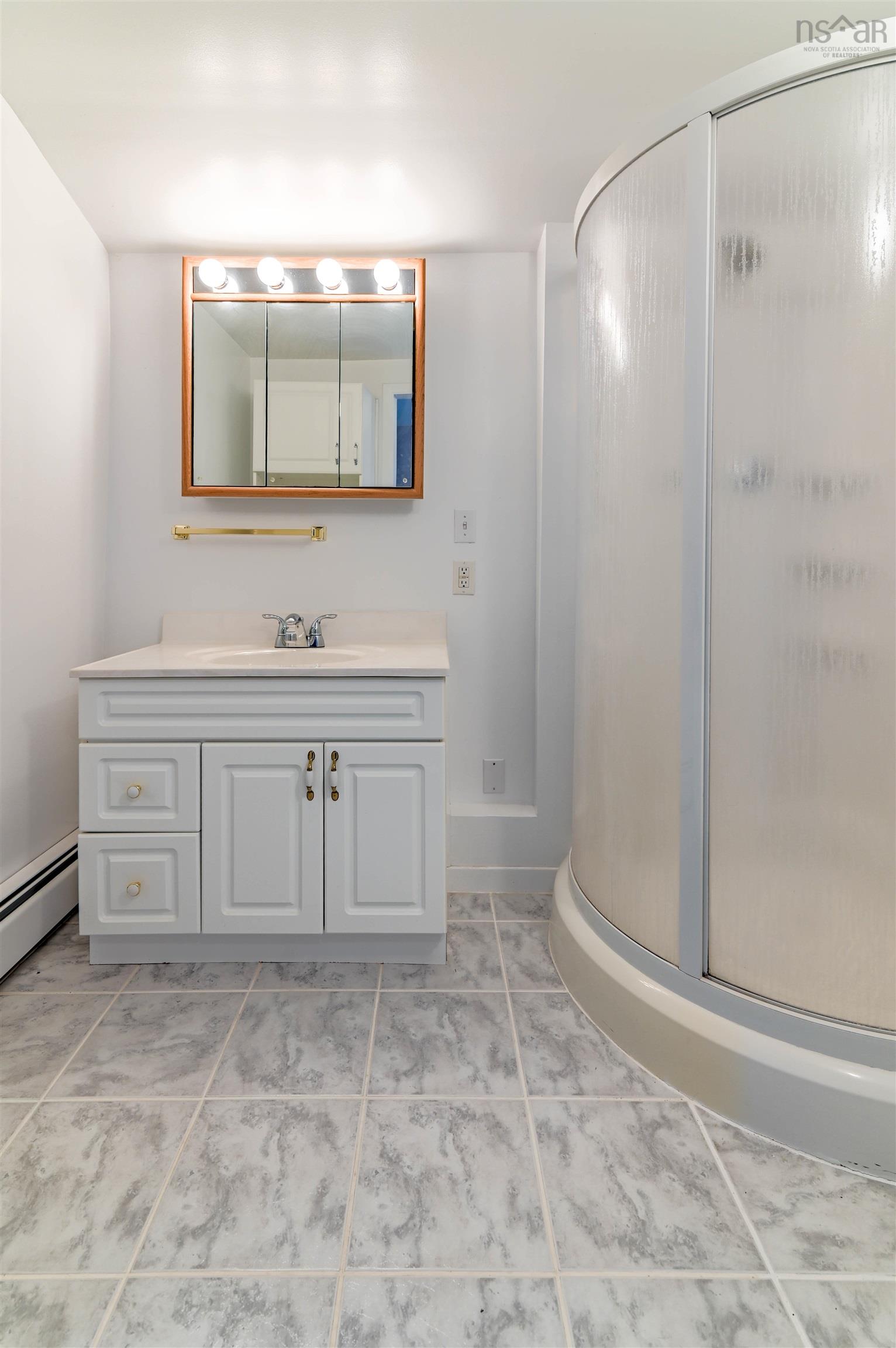 $450,000.00: 4022 Aylesford Rd, Lake Paul