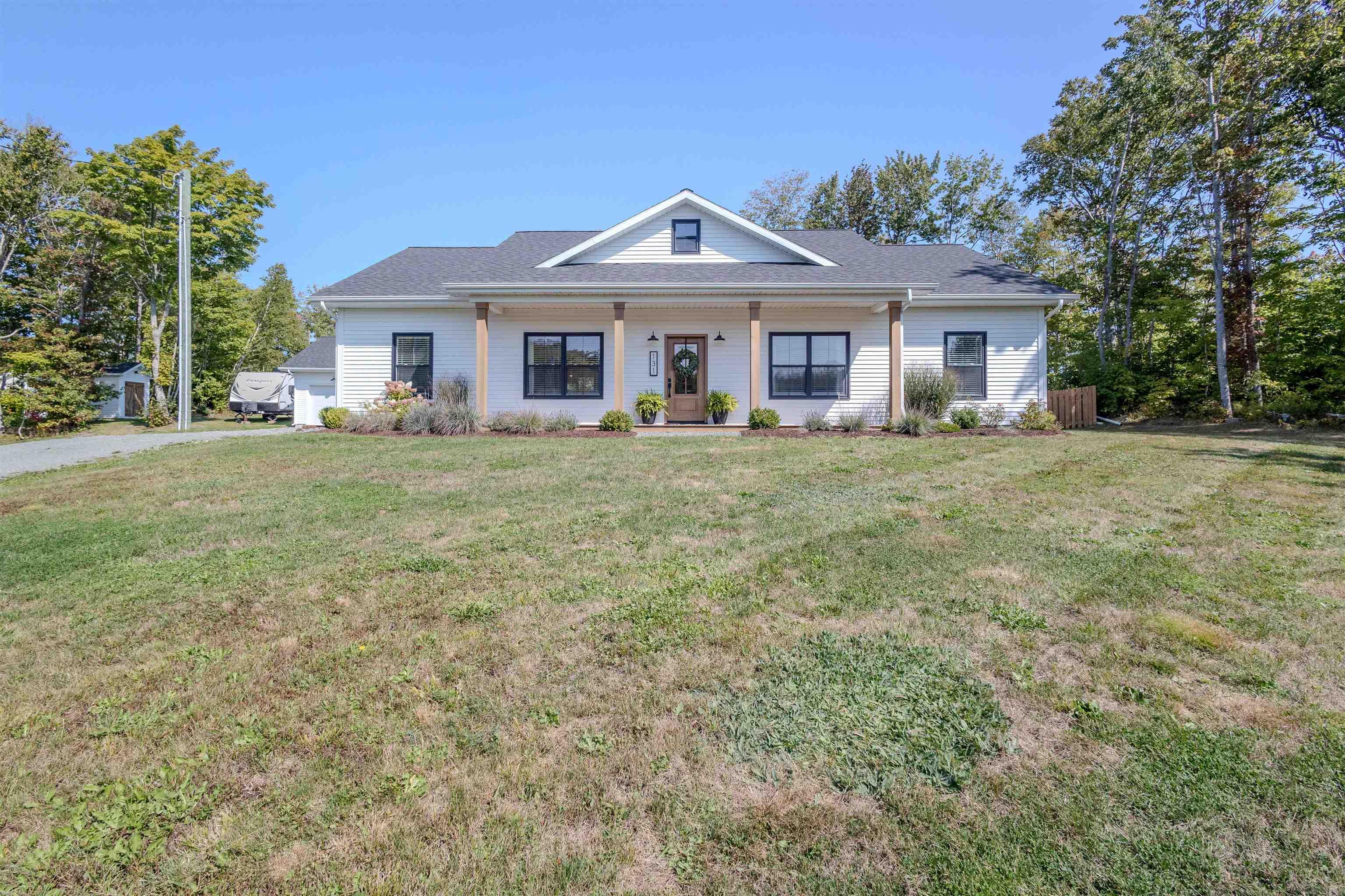 $549,900.00: 131 Marbern Street, Howie Centre