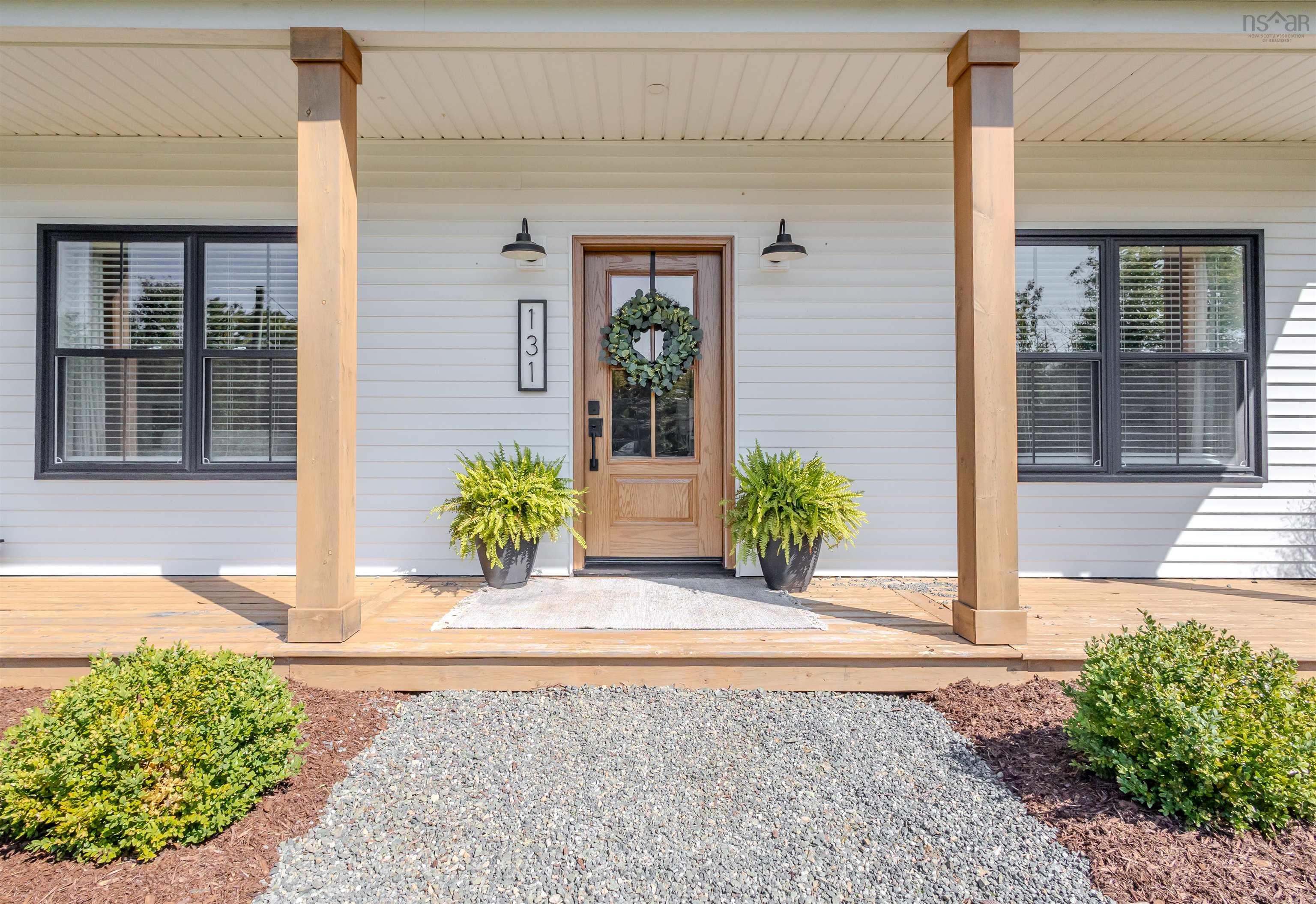 $549,900.00: 131 Marbern Street, Howie Centre