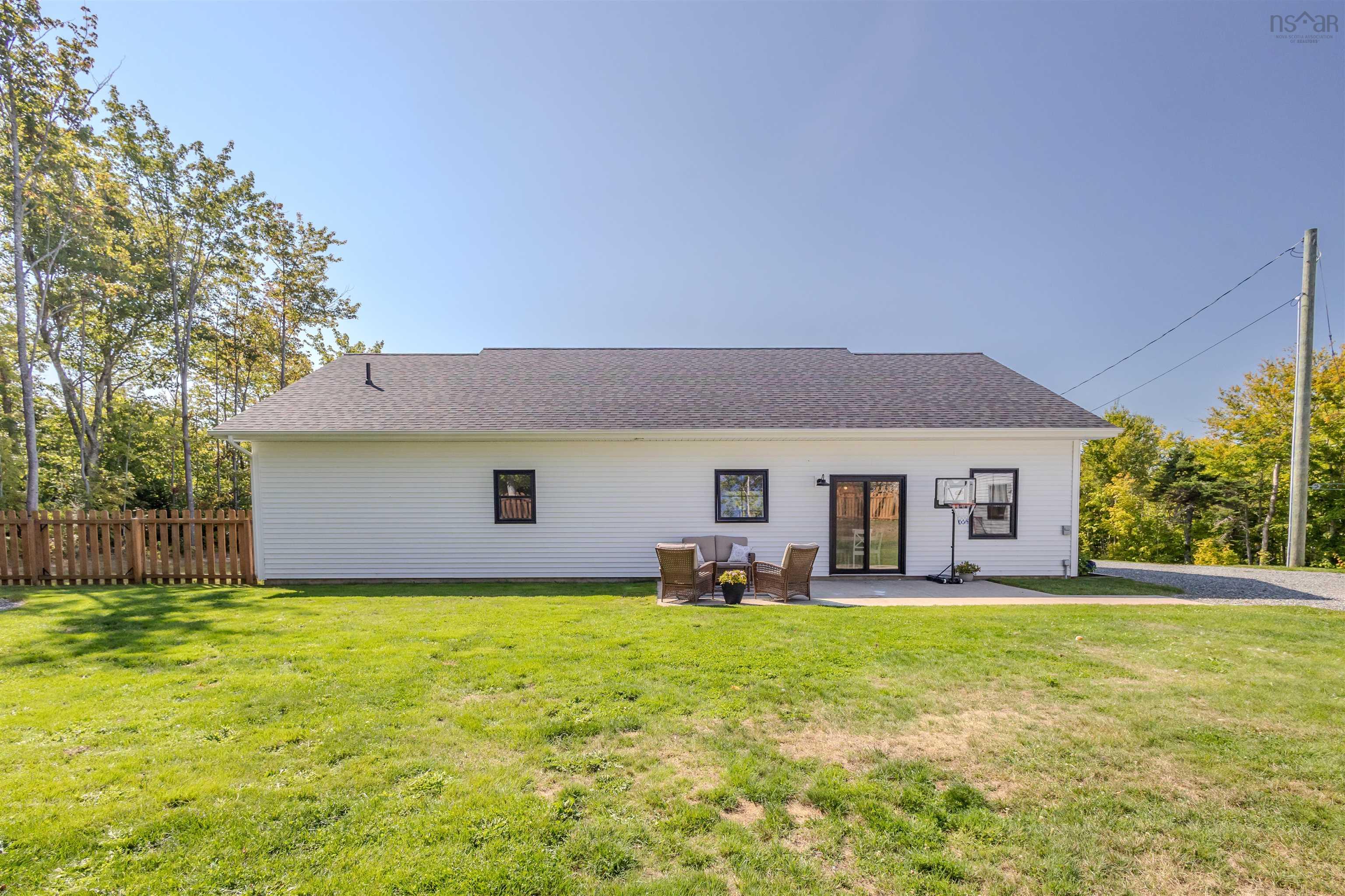 $549,900.00: 131 Marbern Street, Howie Centre