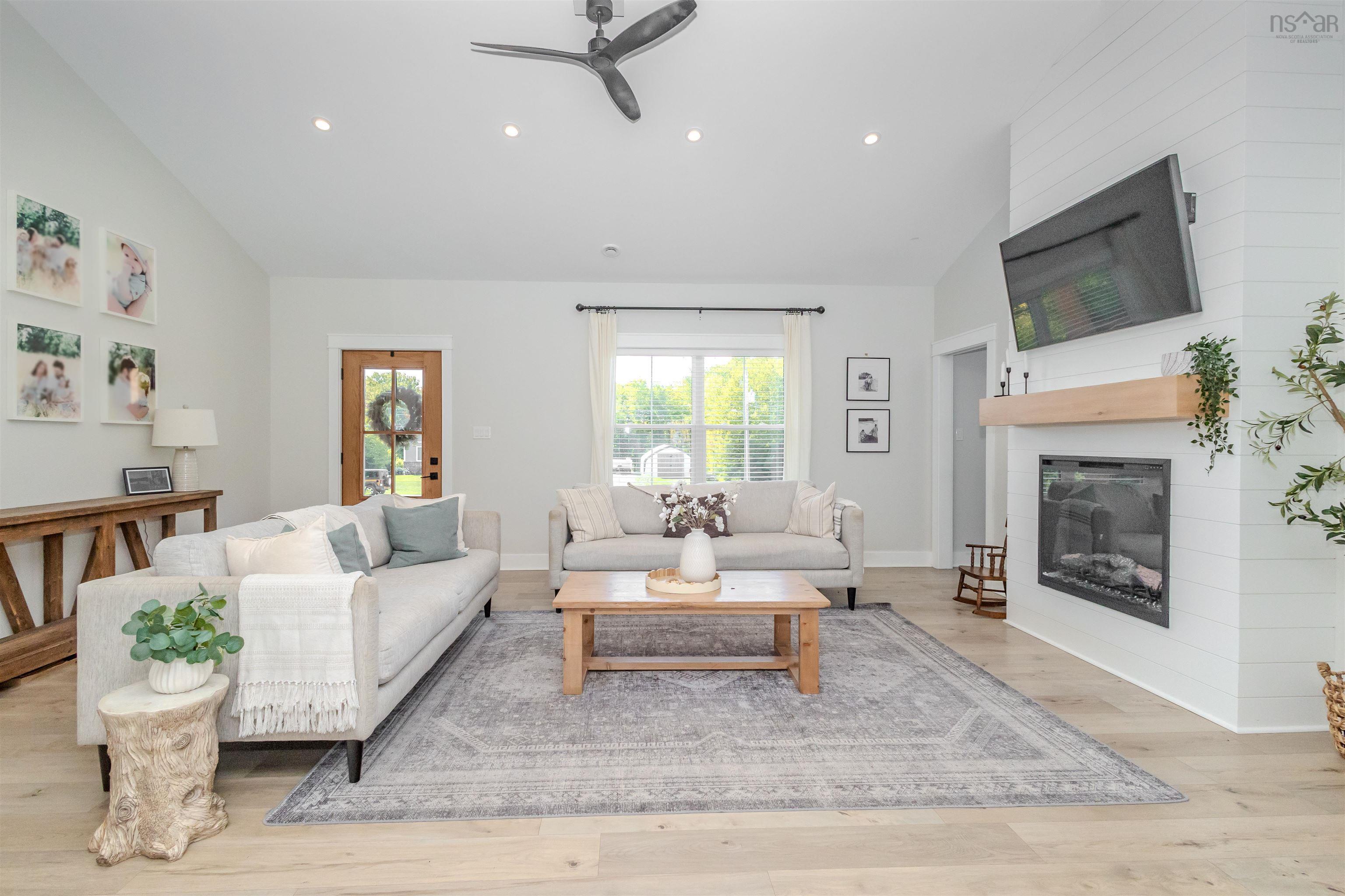 $549,900.00: 131 Marbern Street, Howie Centre