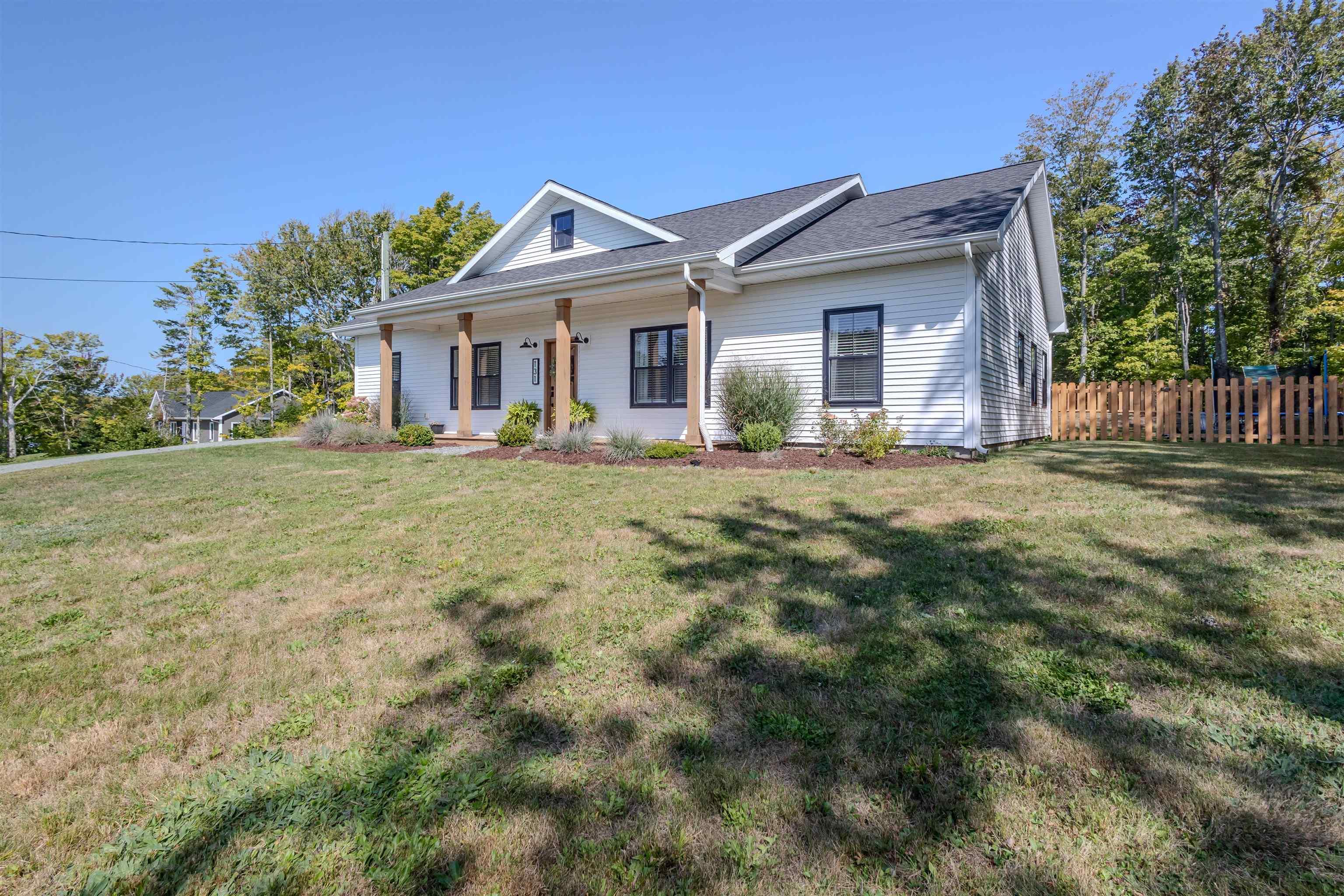 $549,900.00: 131 Marbern Street, Howie Centre