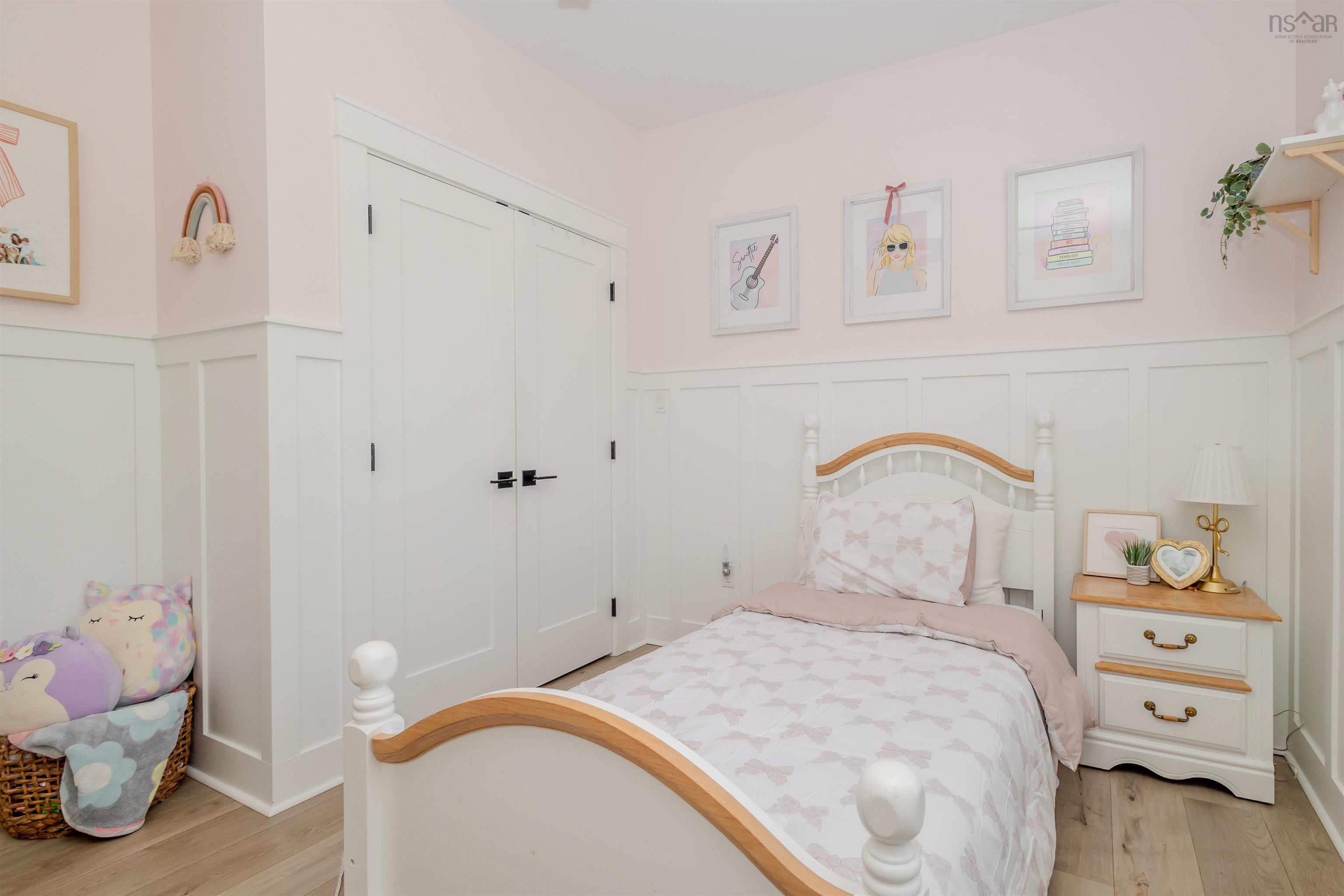 $549,900.00: 131 Marbern Street, Howie Centre