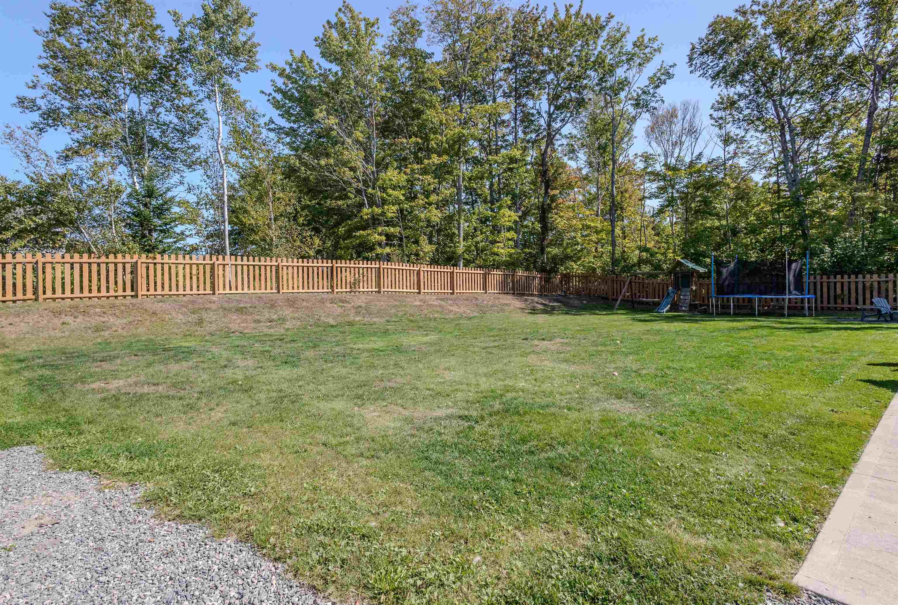 $549,900.00: 131 Marbern Street, Howie Centre