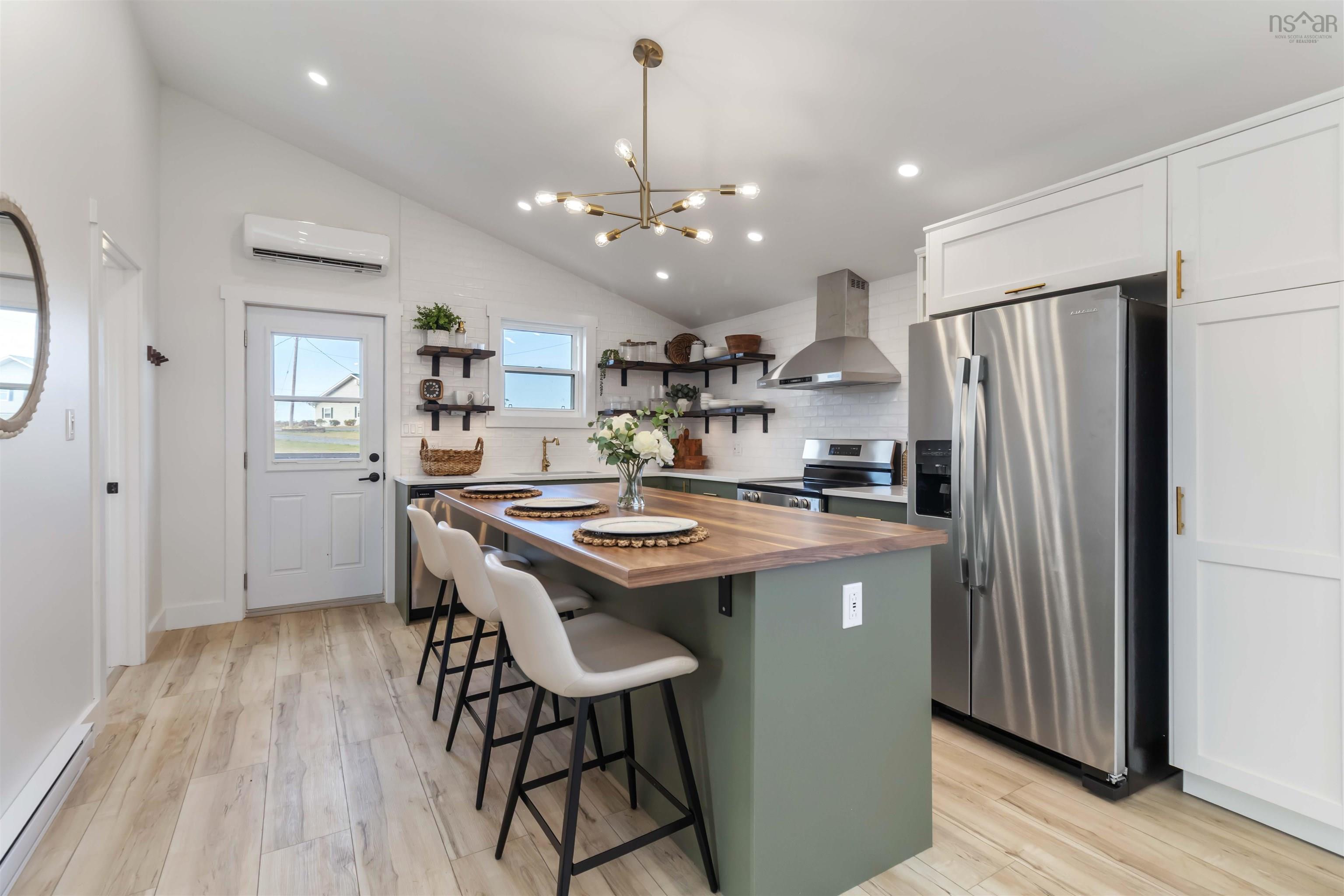 $349,900.00: 5 116 Eric Romkey Lane, Seafoam