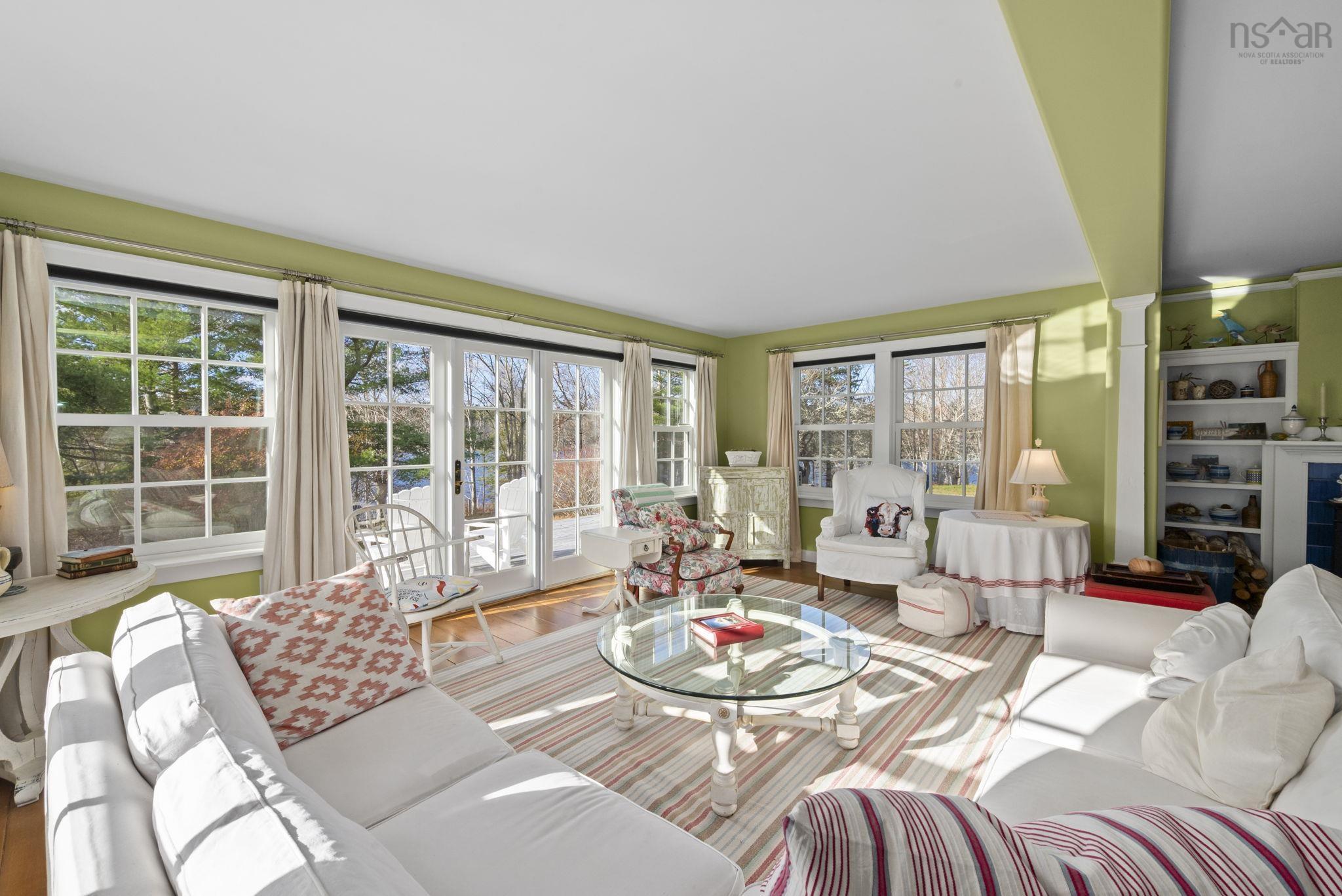 $1,195,000.00: 1563 New Ross Road, Vaughan