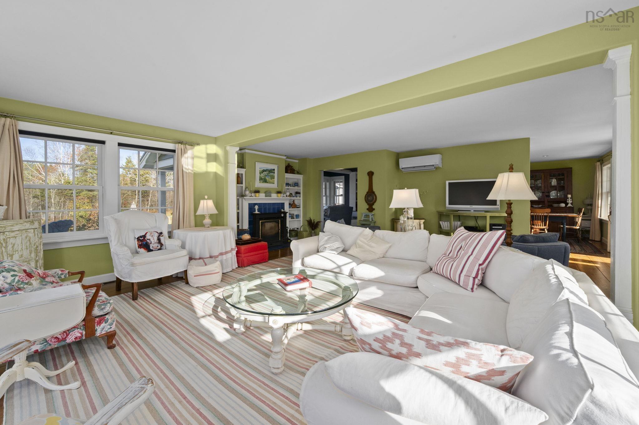 $1,195,000.00: 1563 New Ross Road, Vaughan