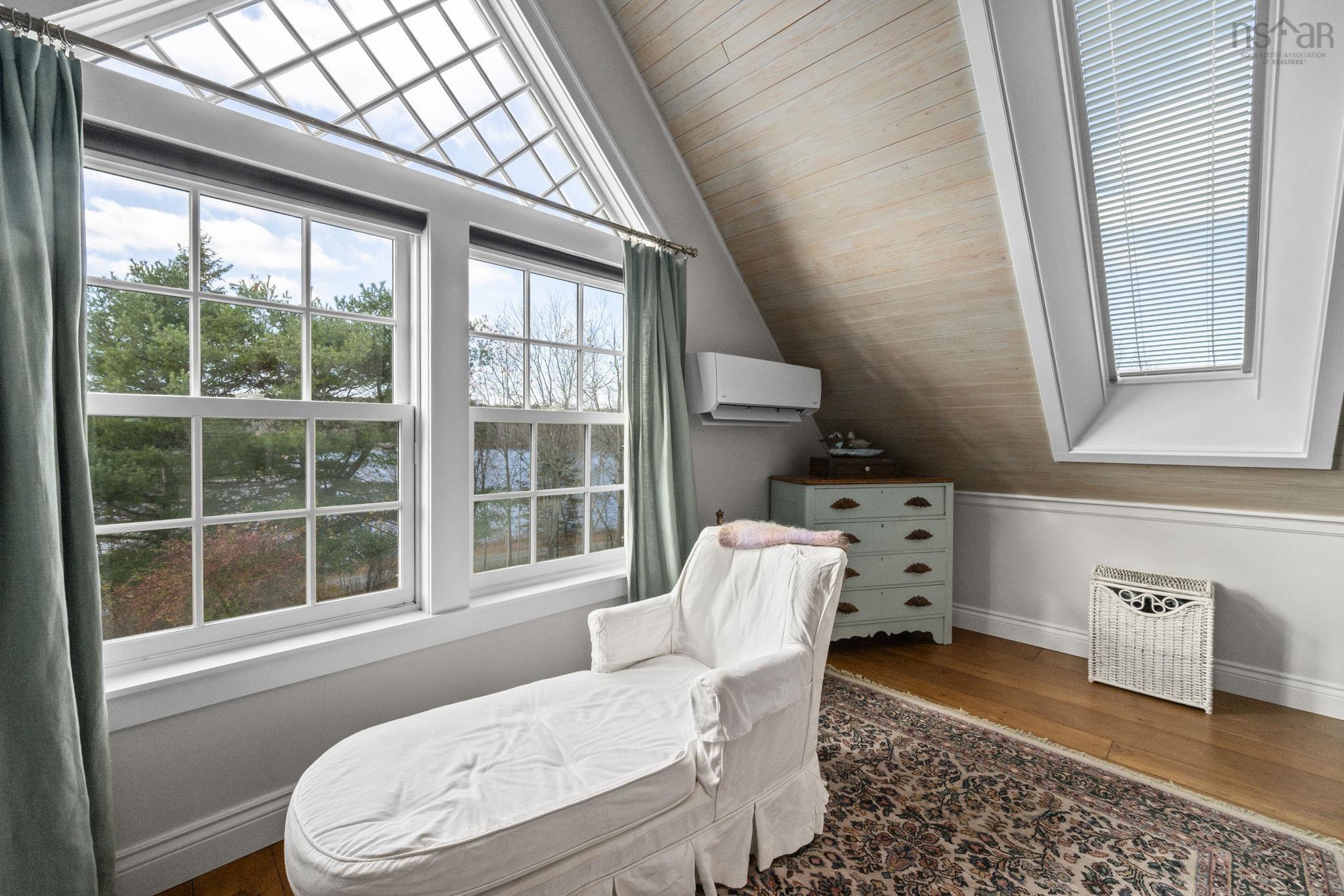 $1,195,000.00: 1563 New Ross Road, Vaughan