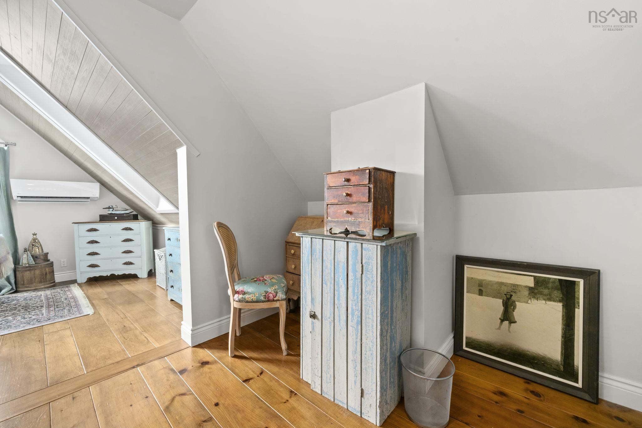 $1,195,000.00: 1563 New Ross Road, Vaughan
