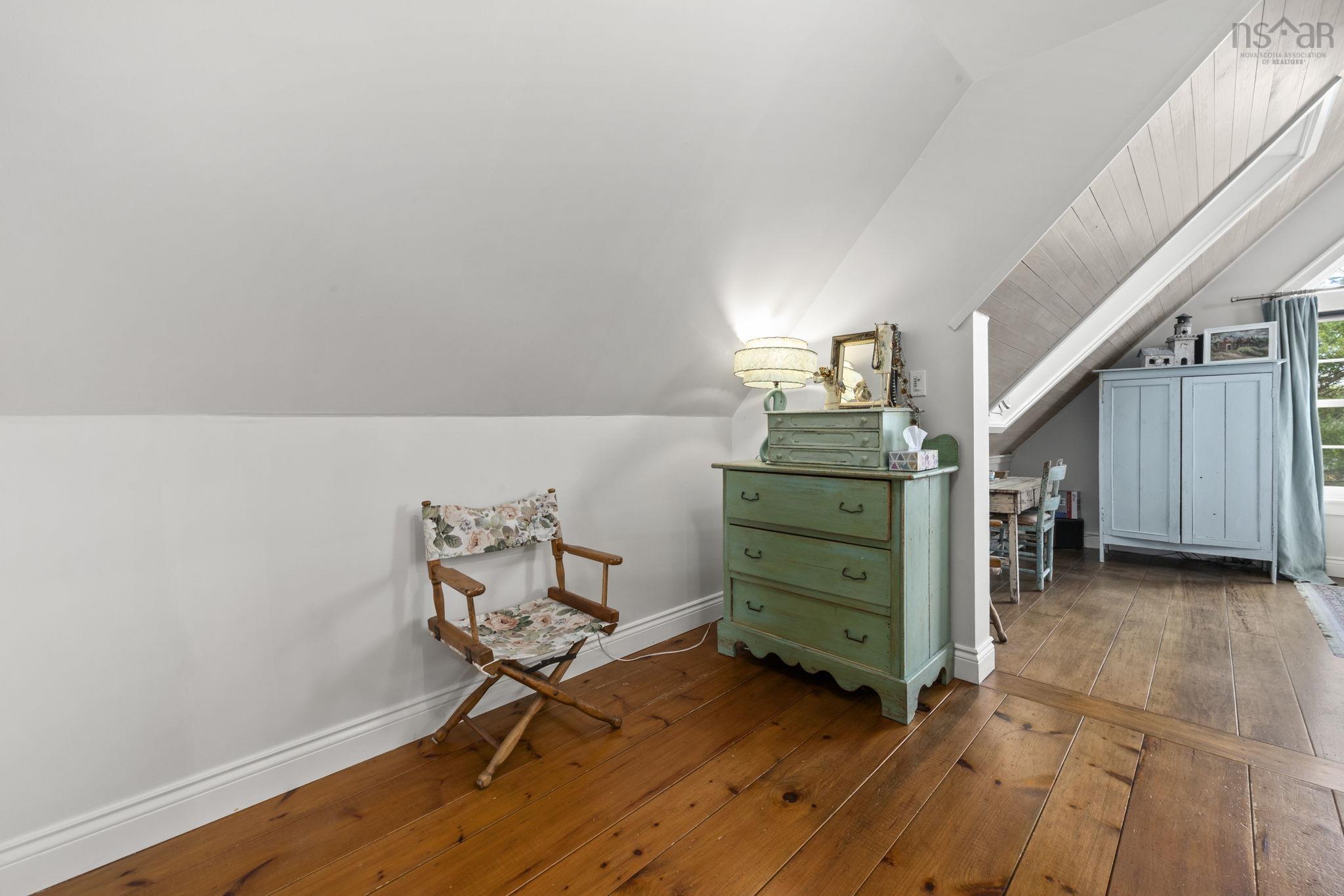 $1,195,000.00: 1563 New Ross Road, Vaughan