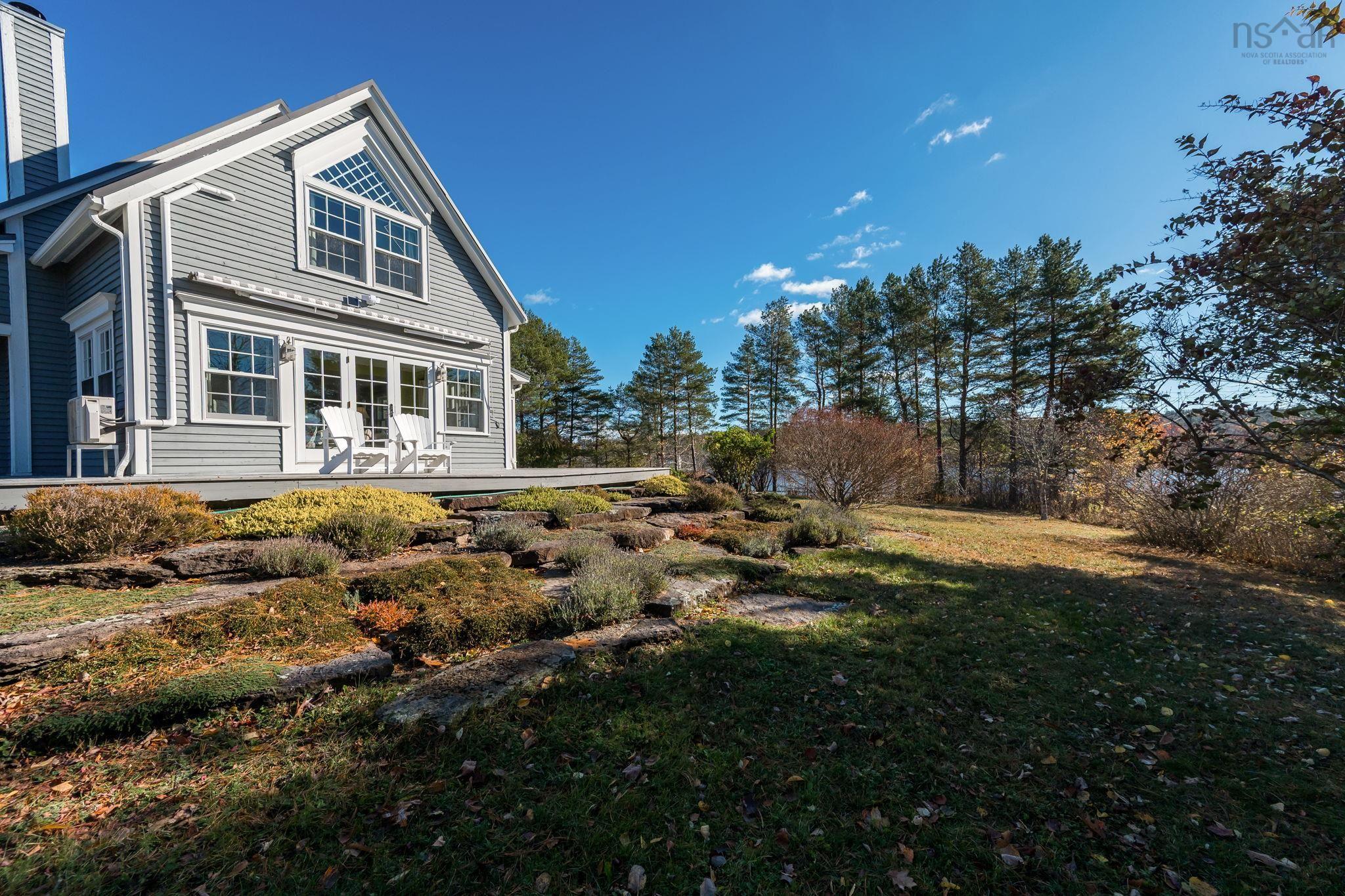 $1,195,000.00: 1563 New Ross Road, Vaughan