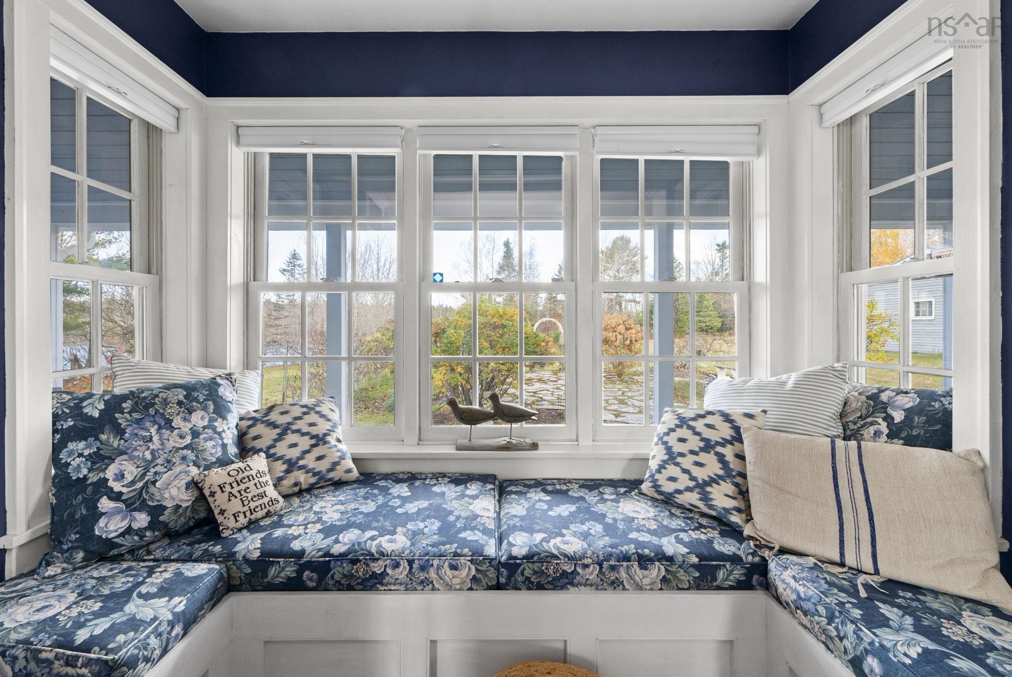 $1,195,000.00: 1563 New Ross Road, Vaughan