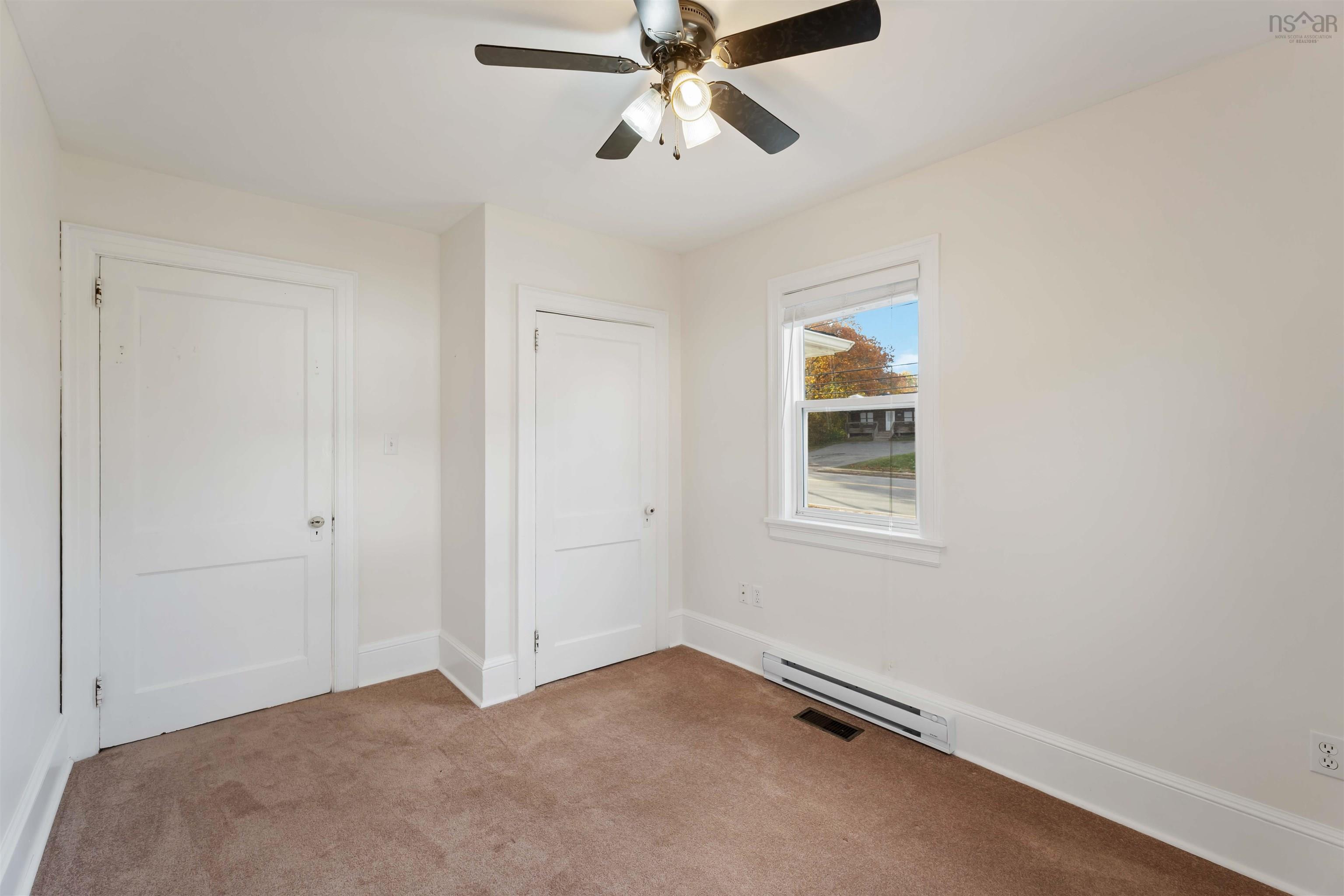 $350,000.00: 8911 Commercial Street, New Minas