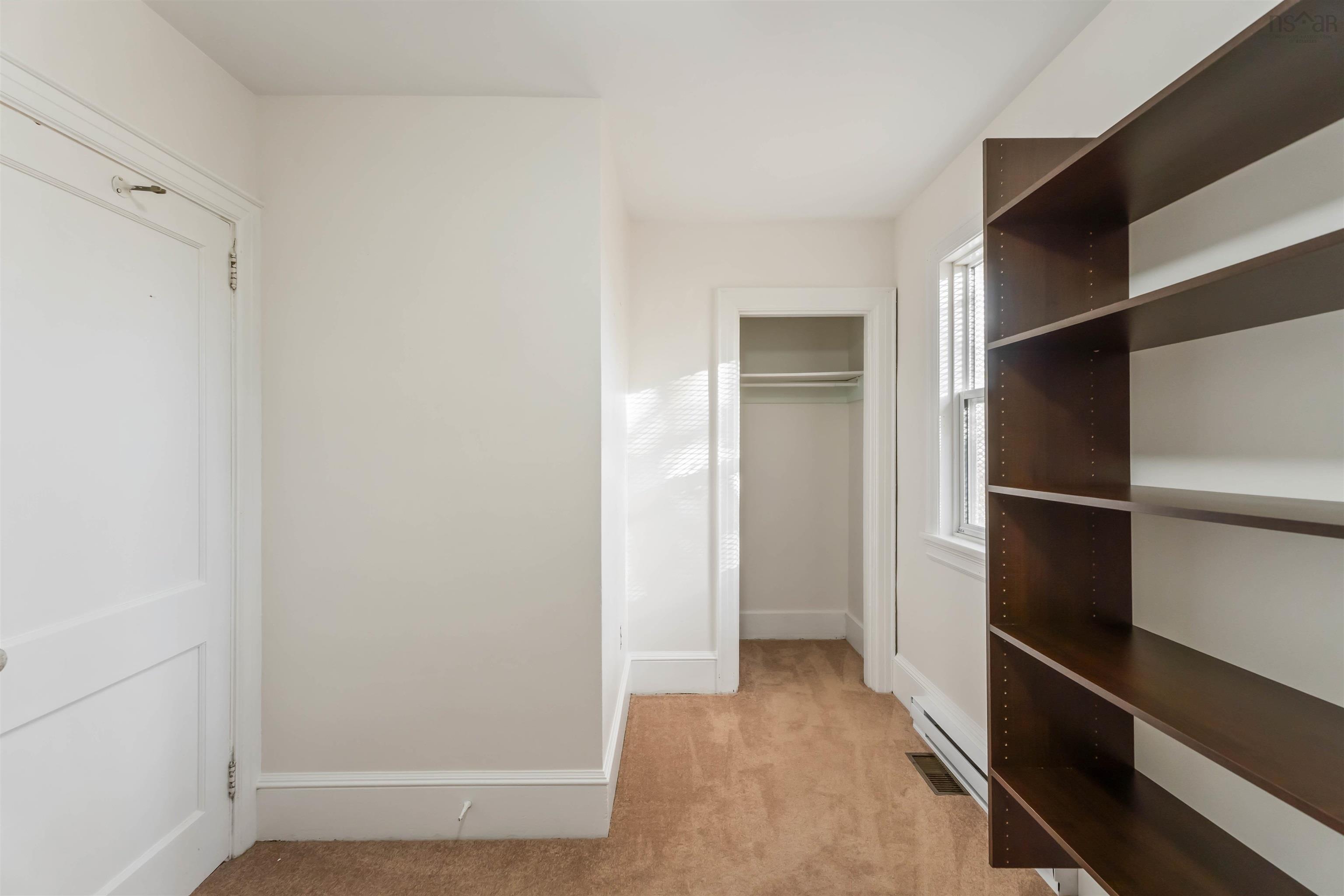 $350,000.00: 8911 Commercial Street, New Minas