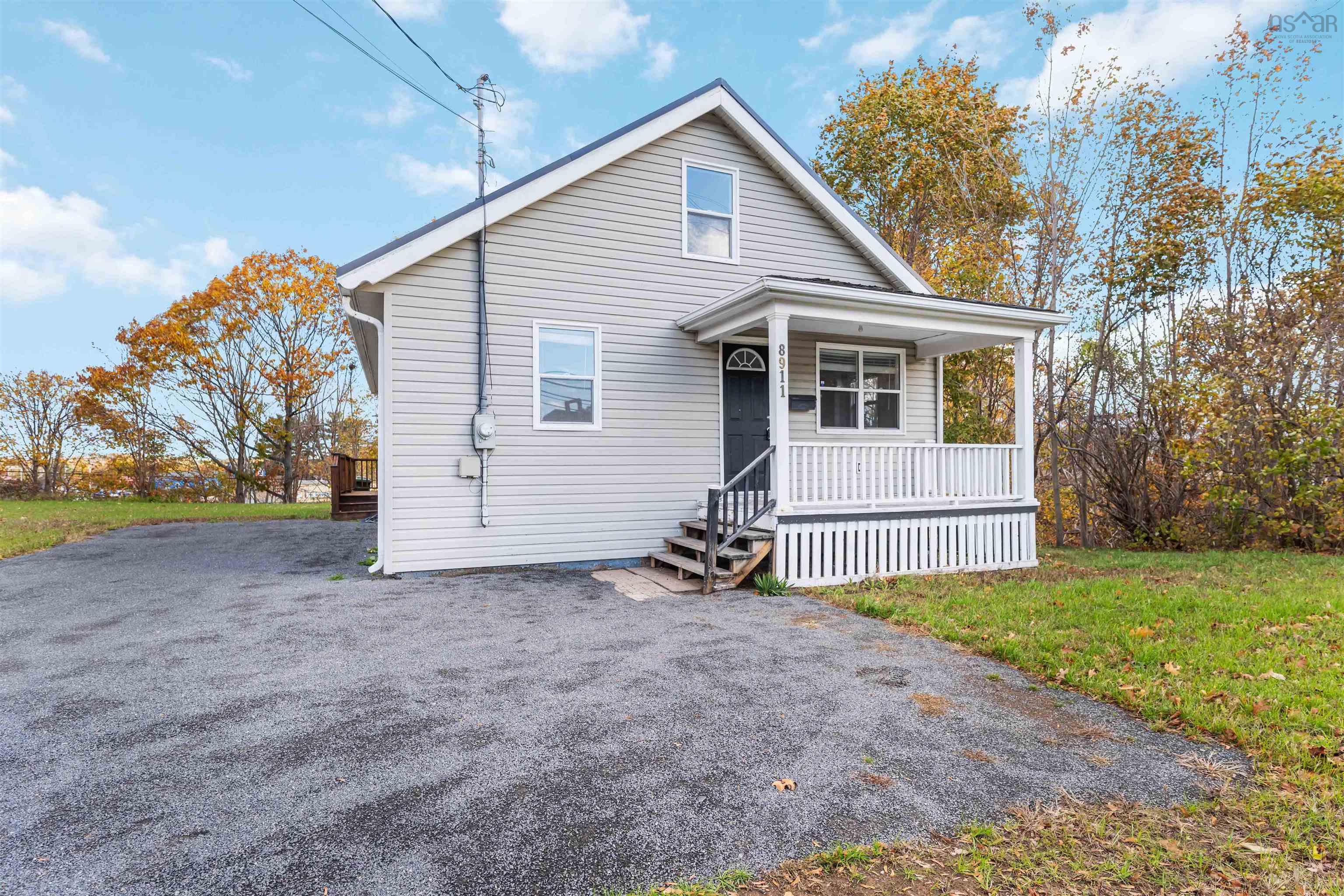 $350,000.00: 8911 Commercial Street, New Minas