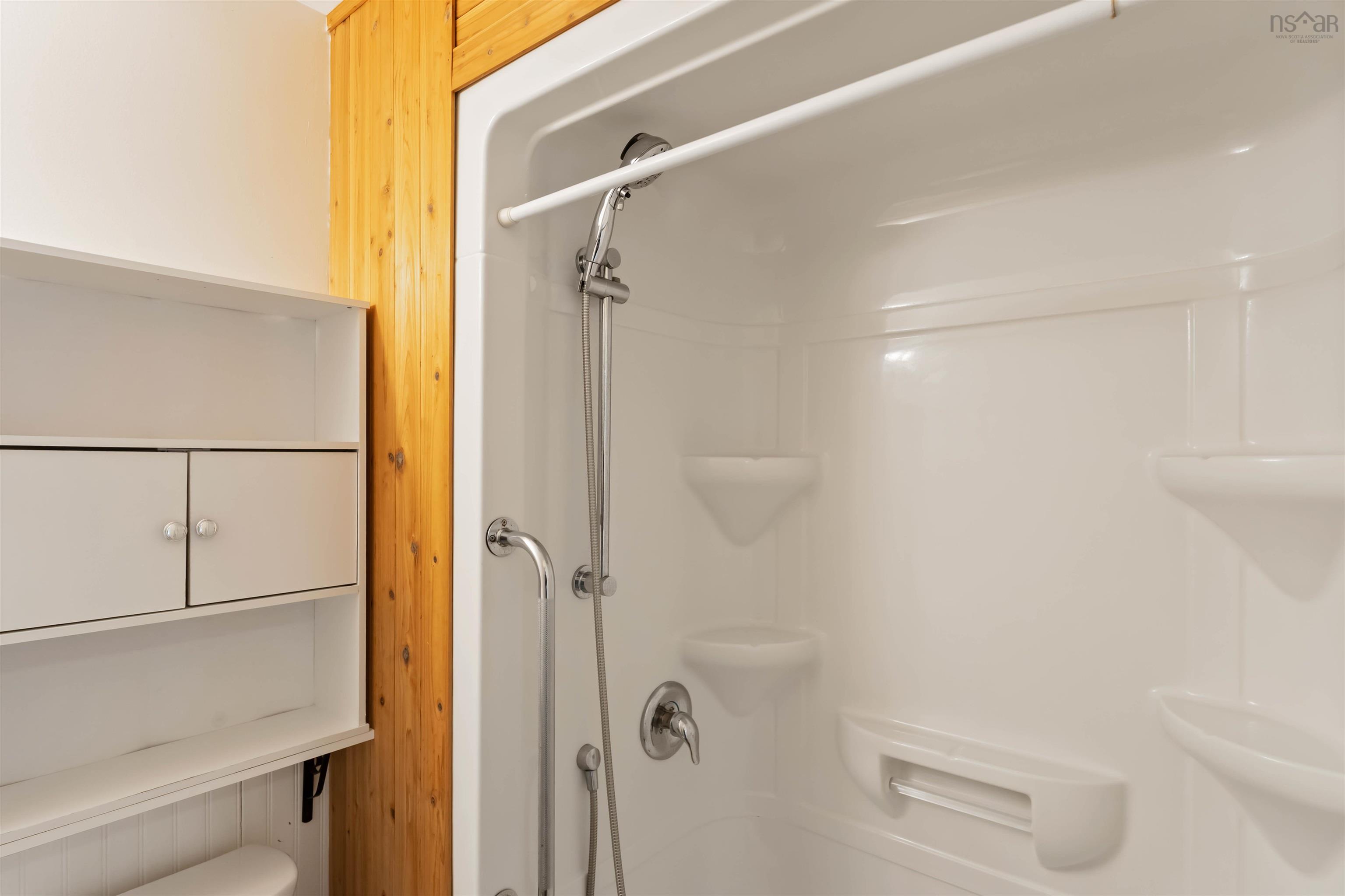 $350,000.00: 8911 Commercial Street, New Minas