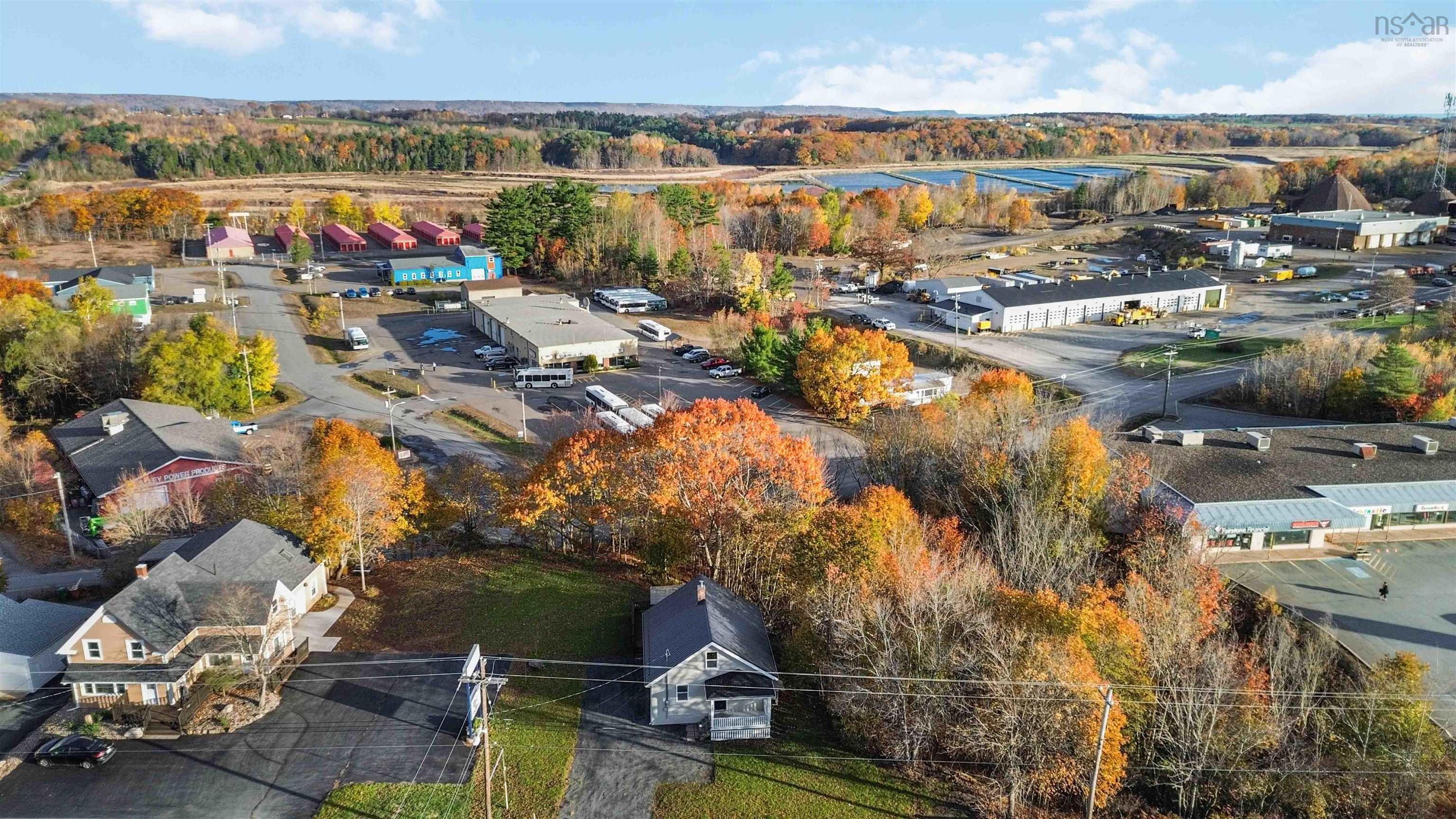 $350,000.00: 8911 Commercial Street, New Minas