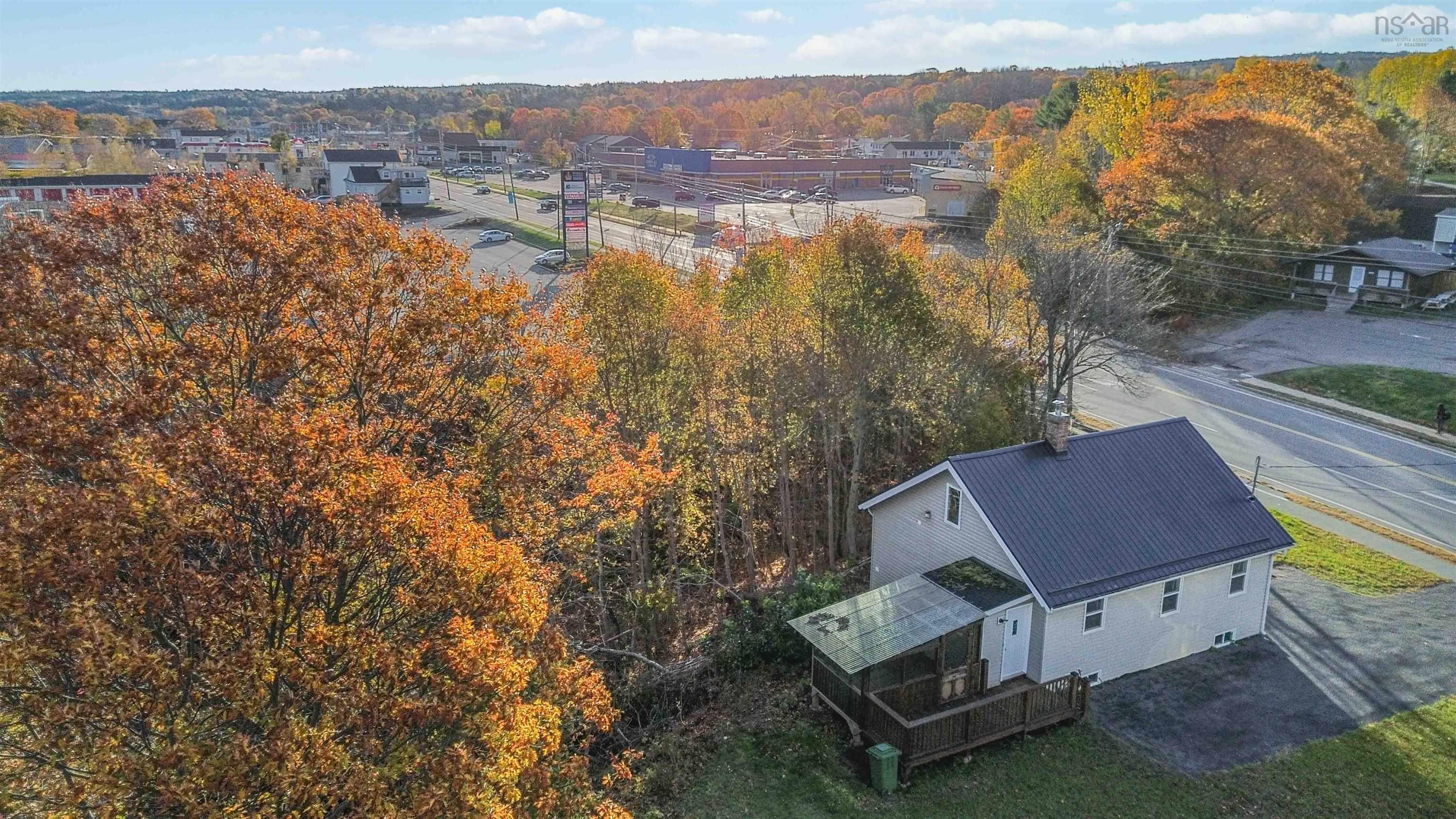 $350,000.00: 8911 Commercial Street, New Minas