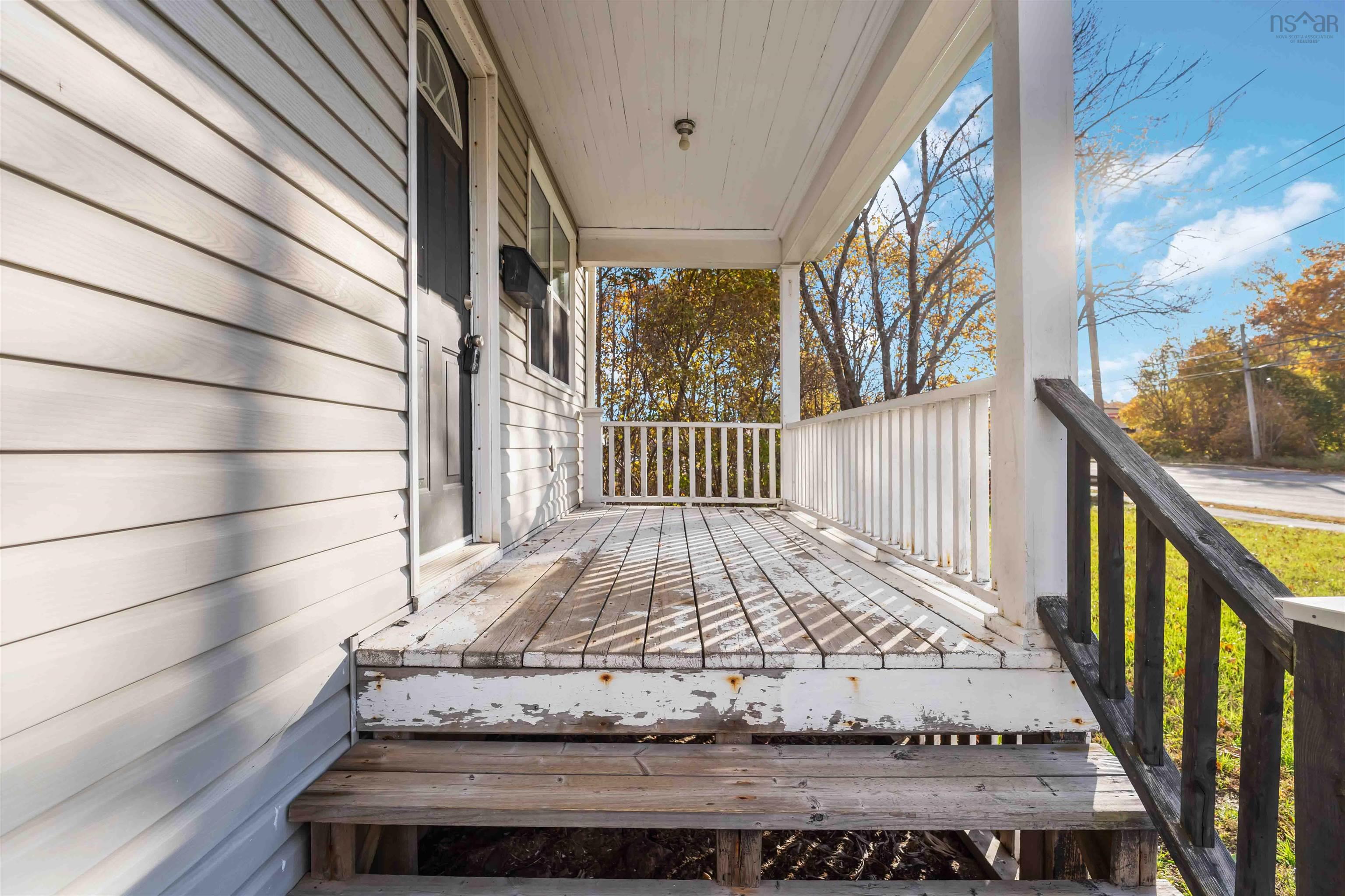 $350,000.00: 8911 Commercial Street, New Minas