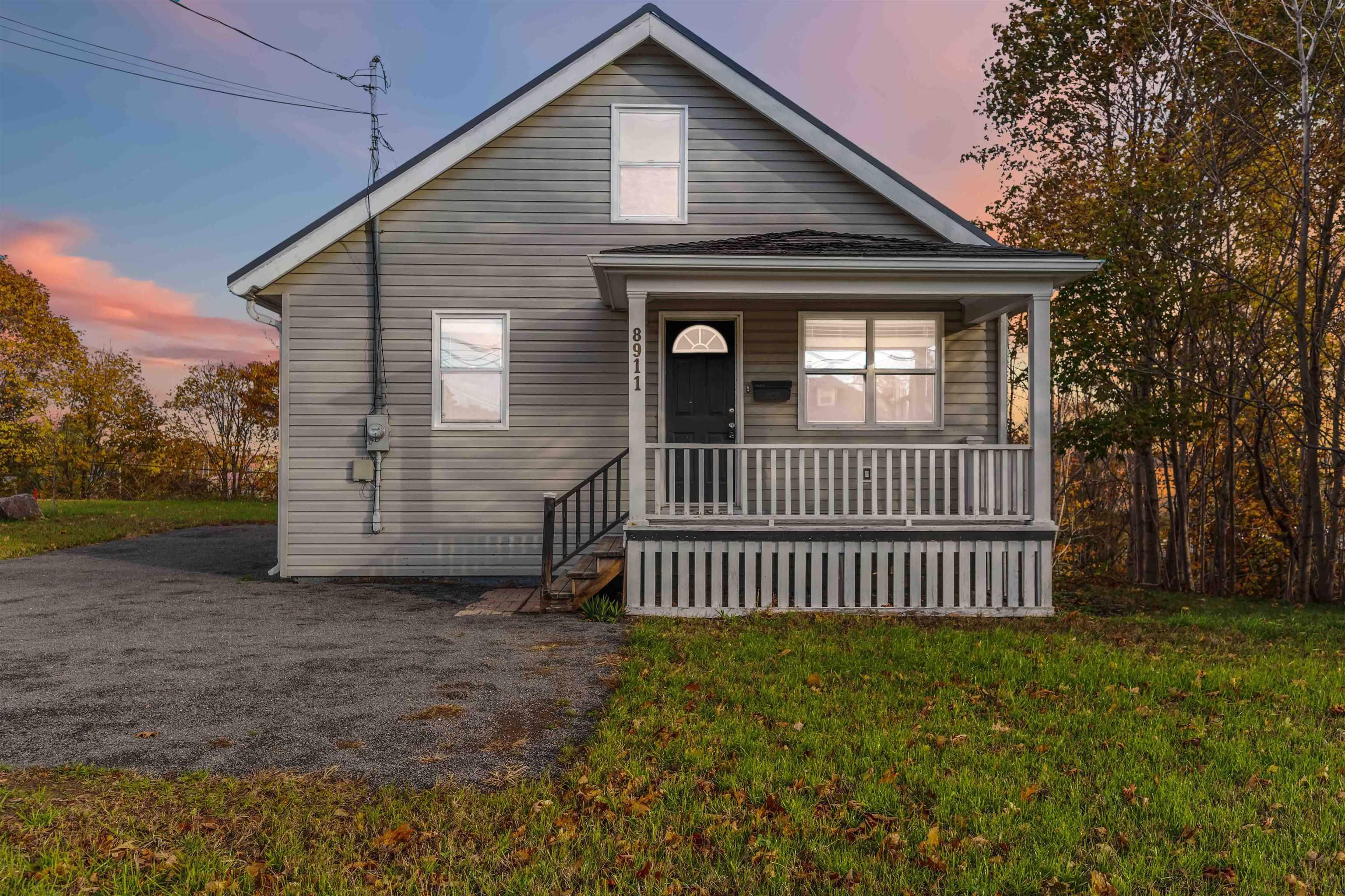 $350,000.00: 8911 Commercial Street, New Minas