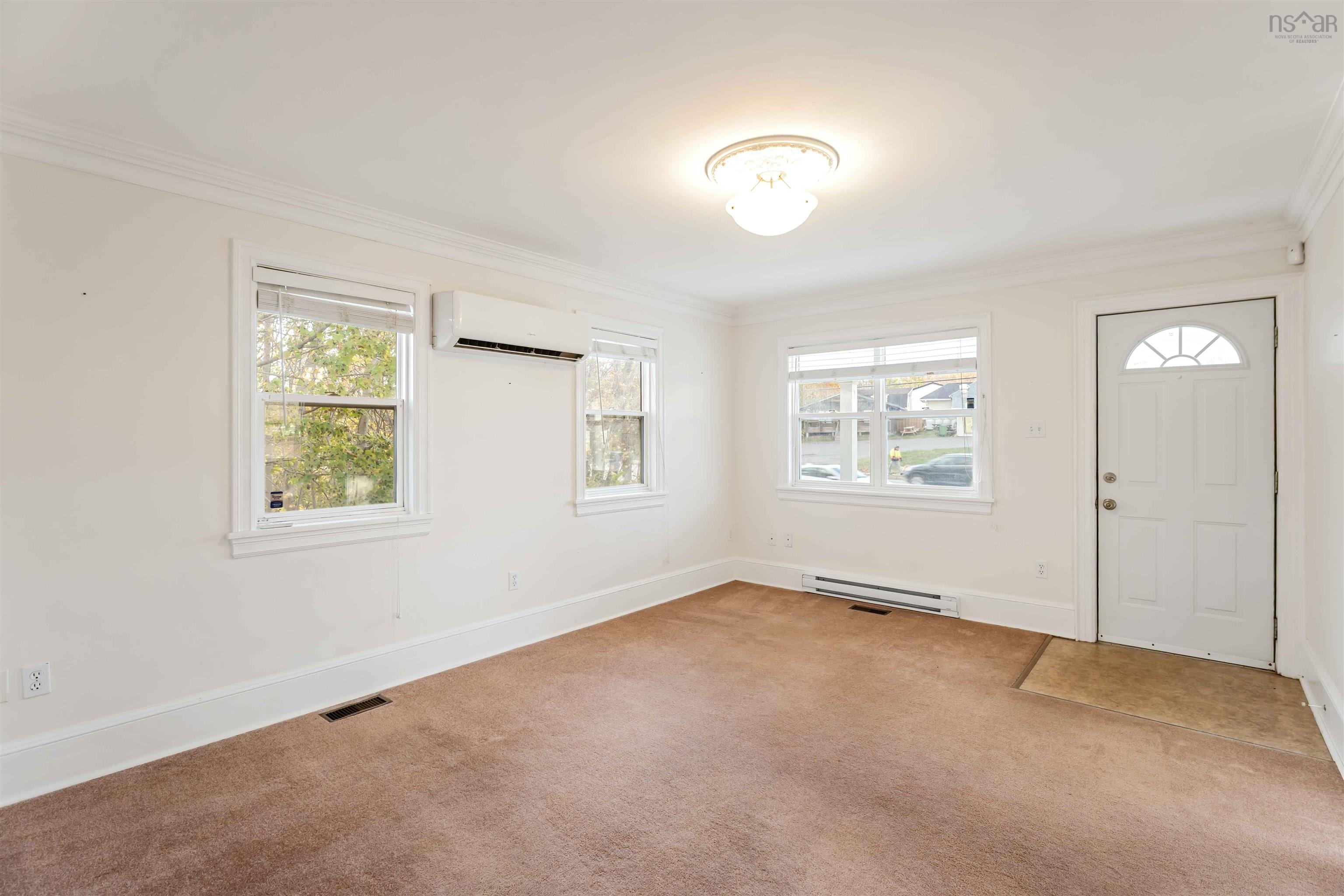 $350,000.00: 8911 Commercial Street, New Minas