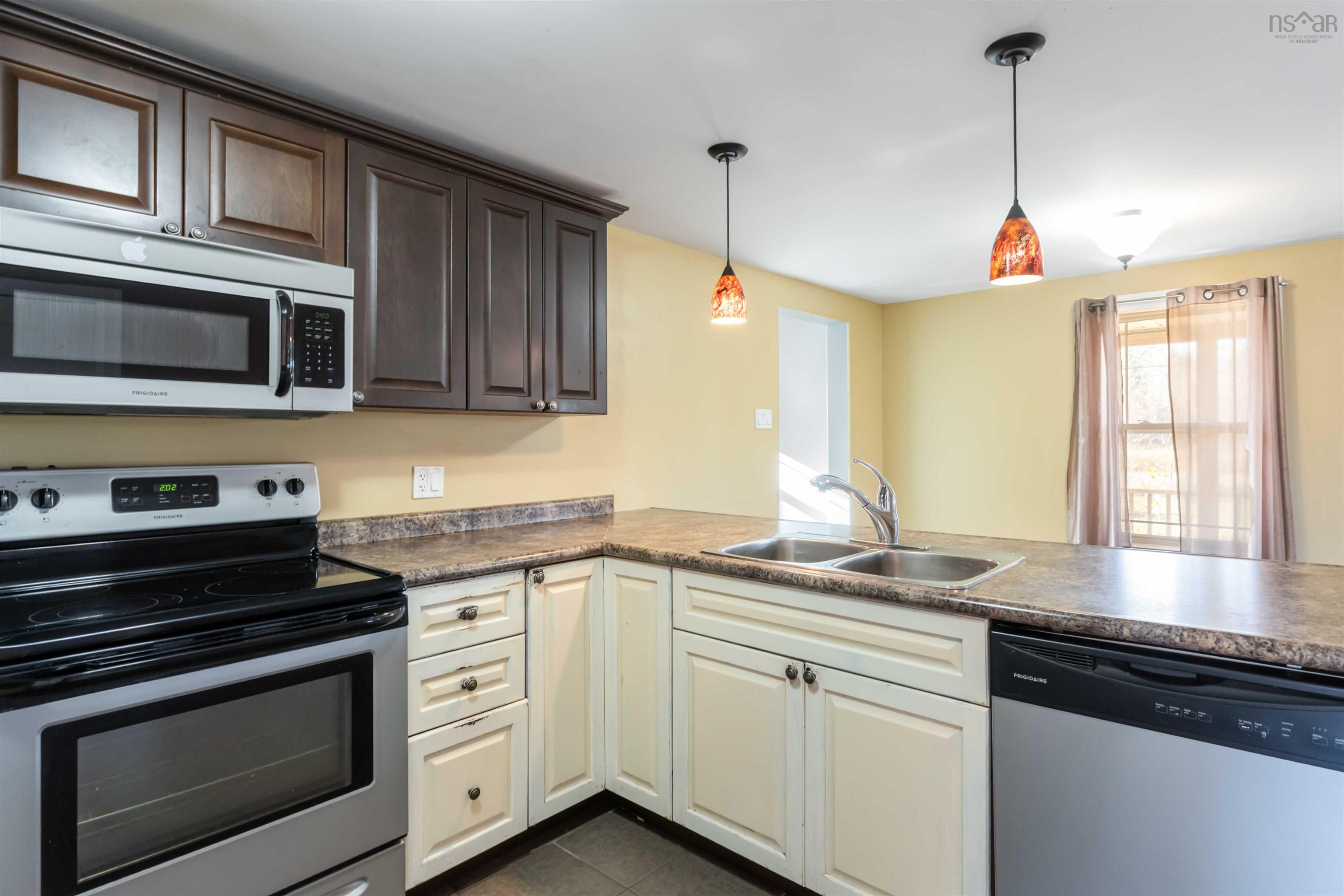 $449,900.00: 11770 Highway 1, Brickton