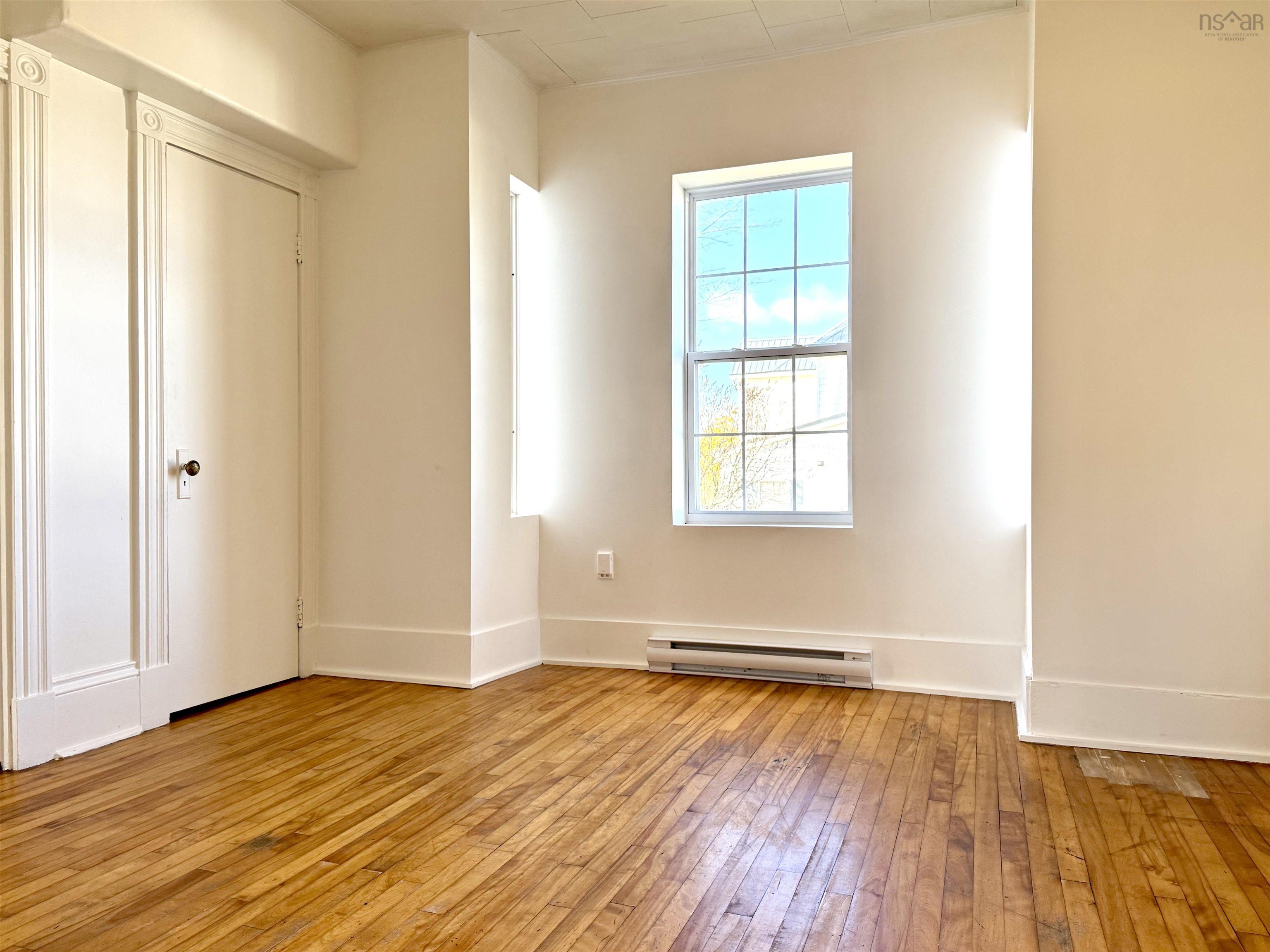 $249,995.00: 190 Church Street, Amherst